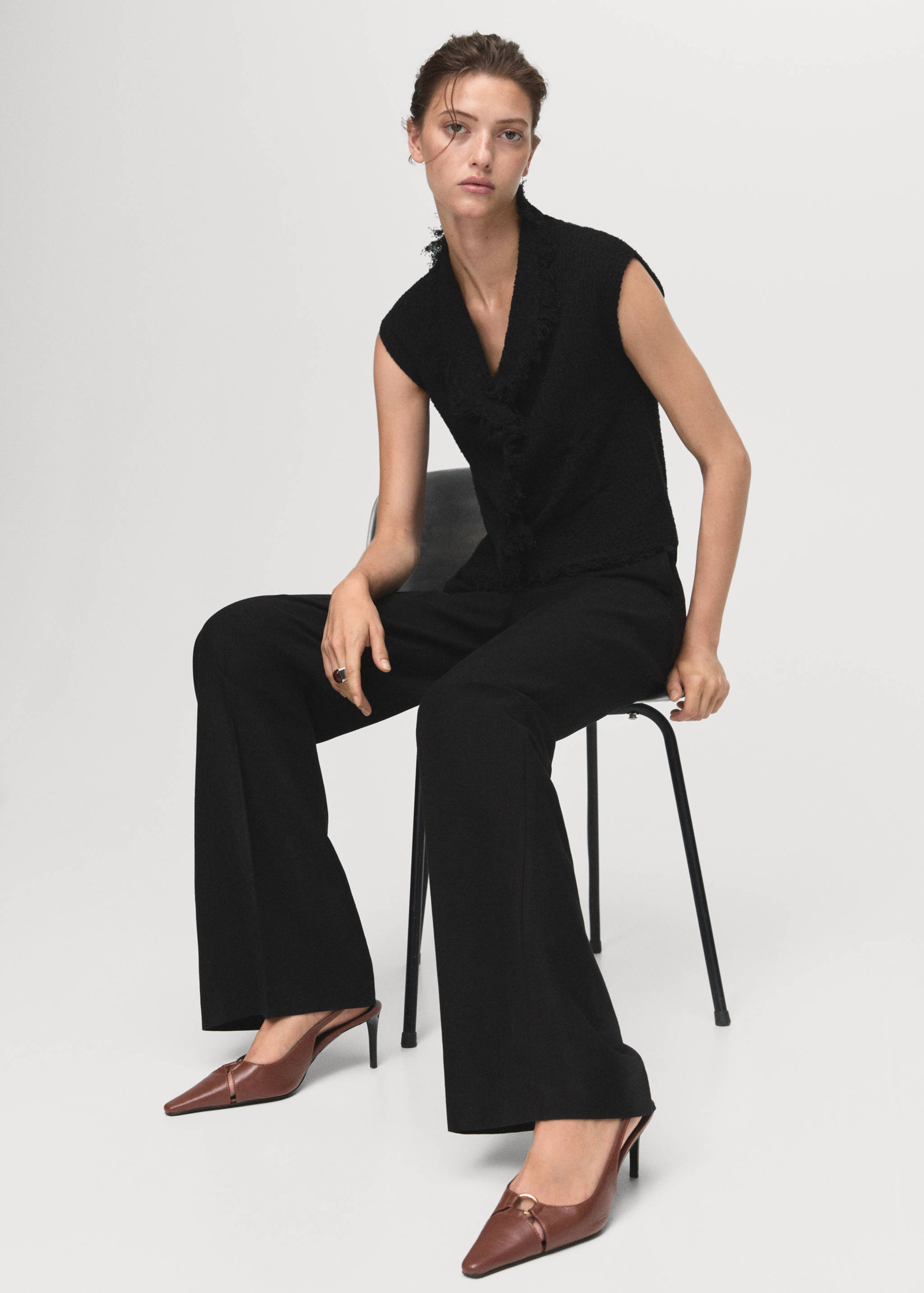 Crossover top with frayed trim - Details of the article 2