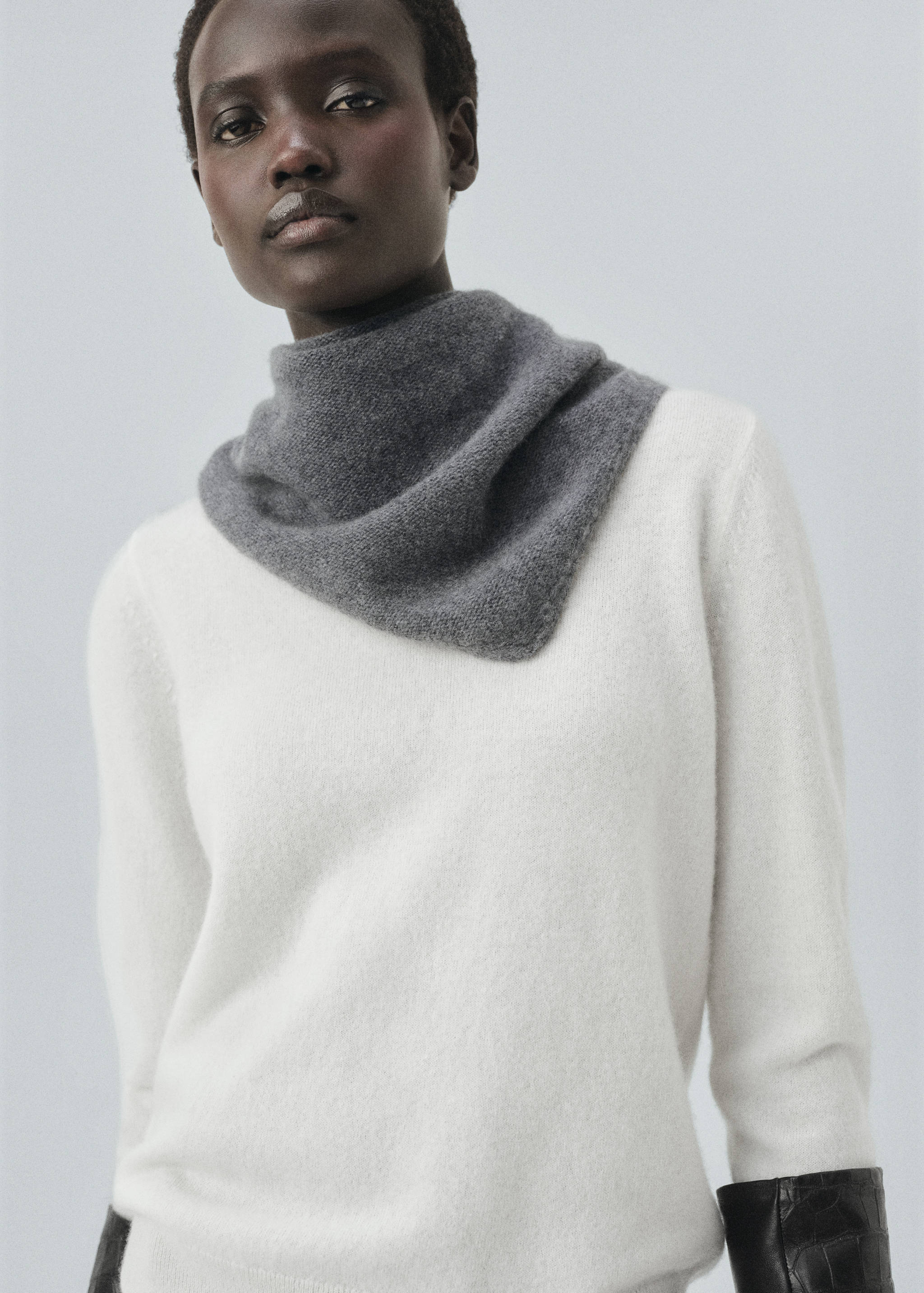 Kashmirblandad stickad halsduk - Detaljer om artikeln 9