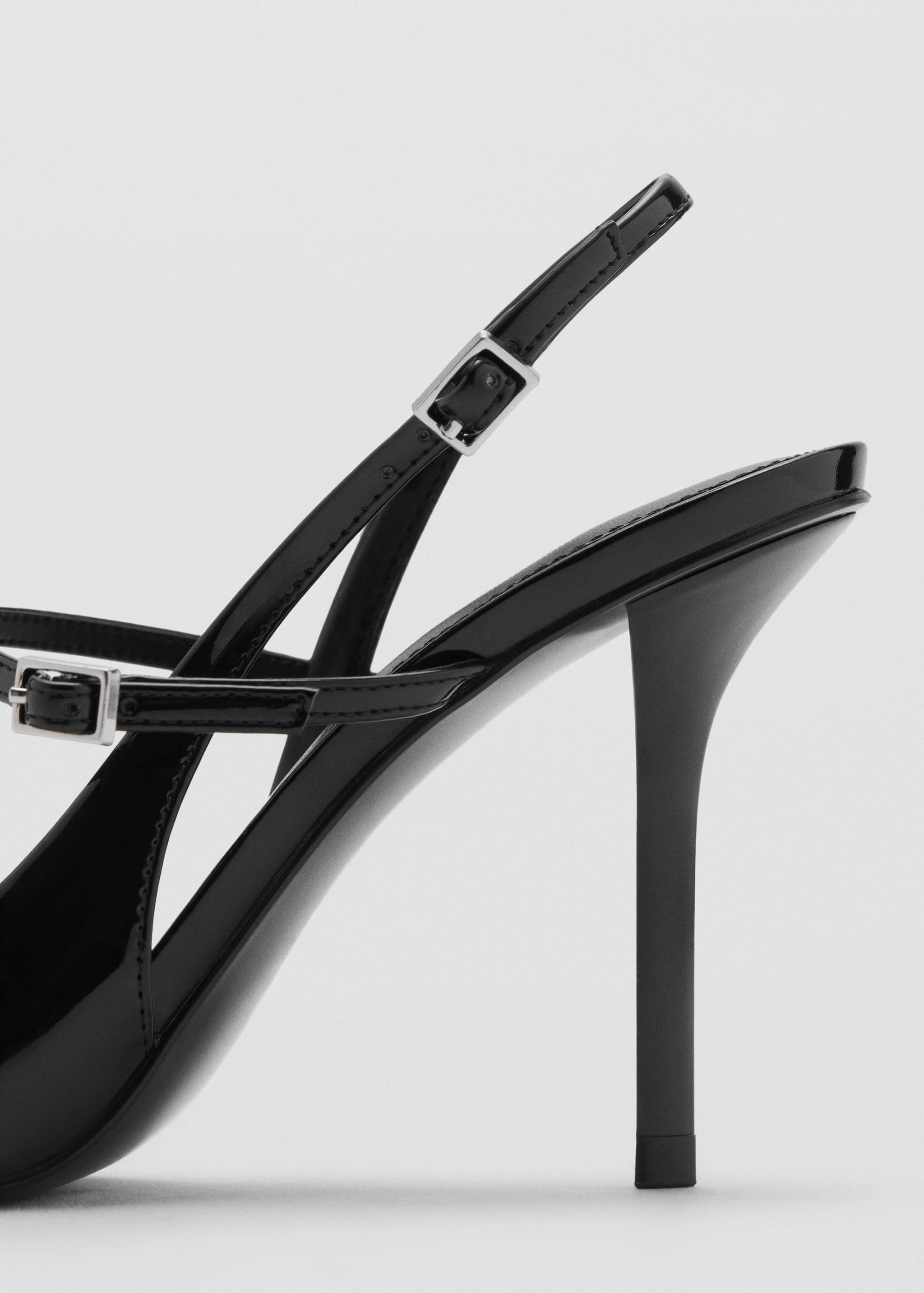 Patent leather shoes with straps and buckle - Details of the article 1