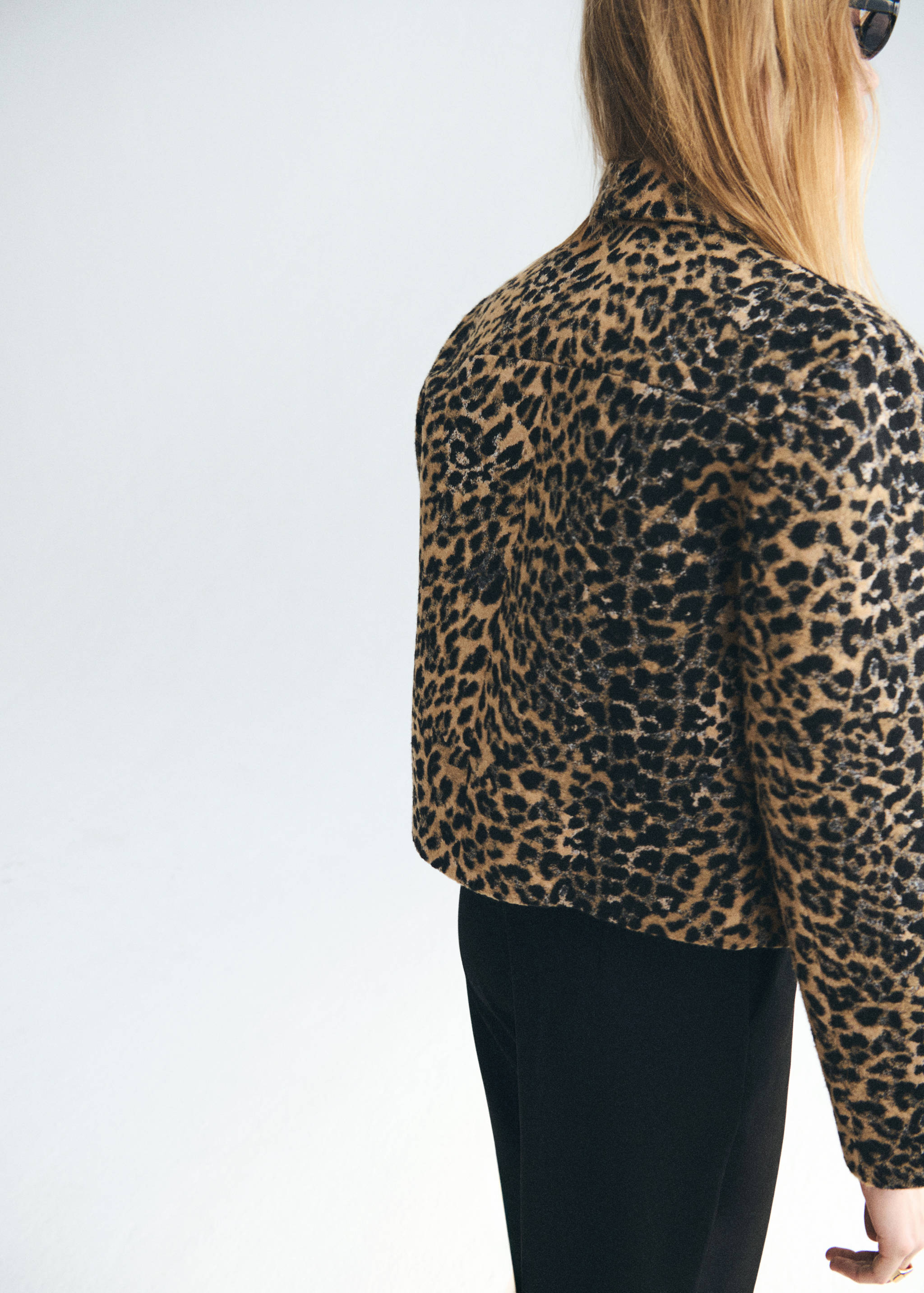 Leopard-print jacket with buttons - Reverse of the article