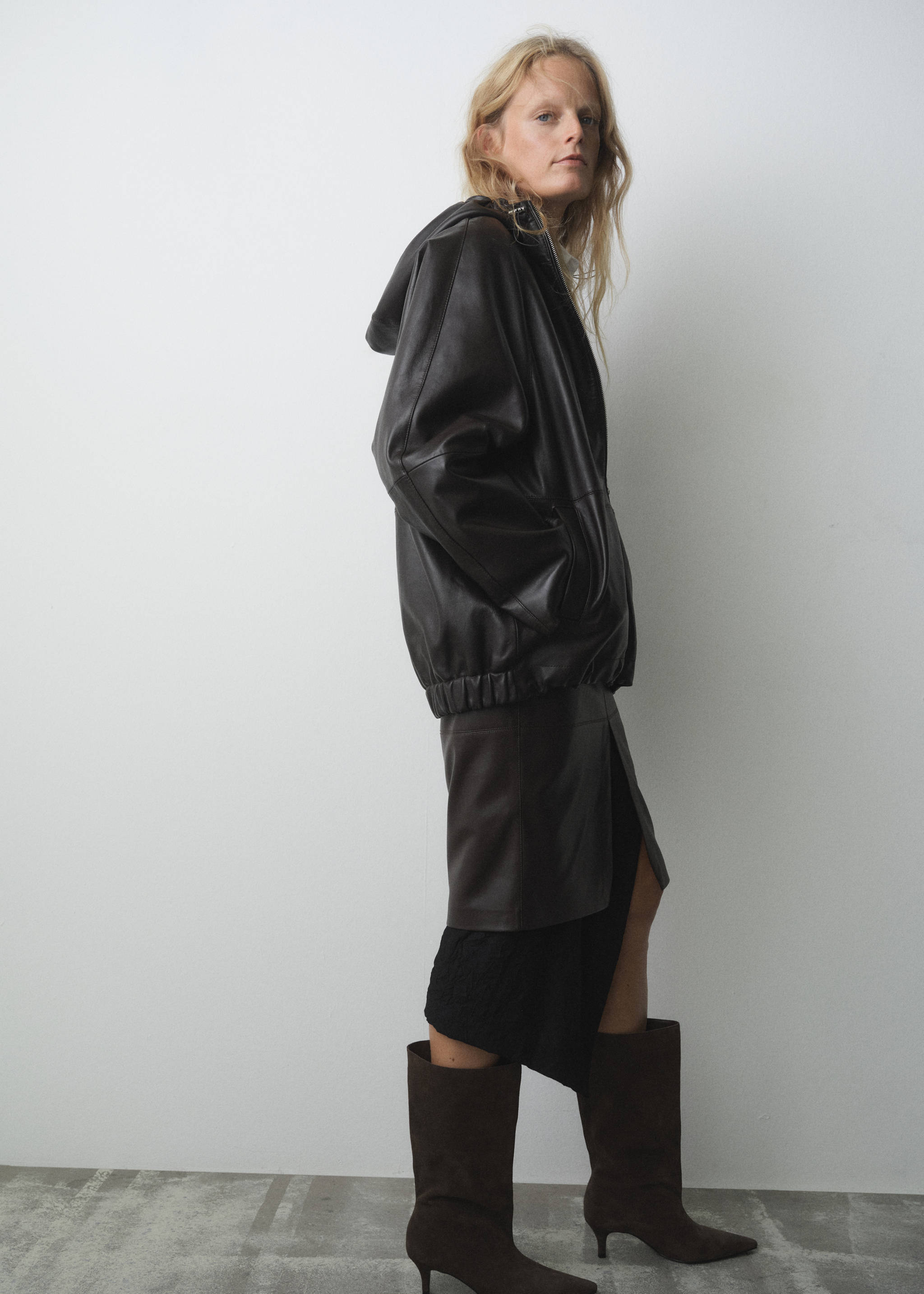 Suede kitten-heel boots - General plane