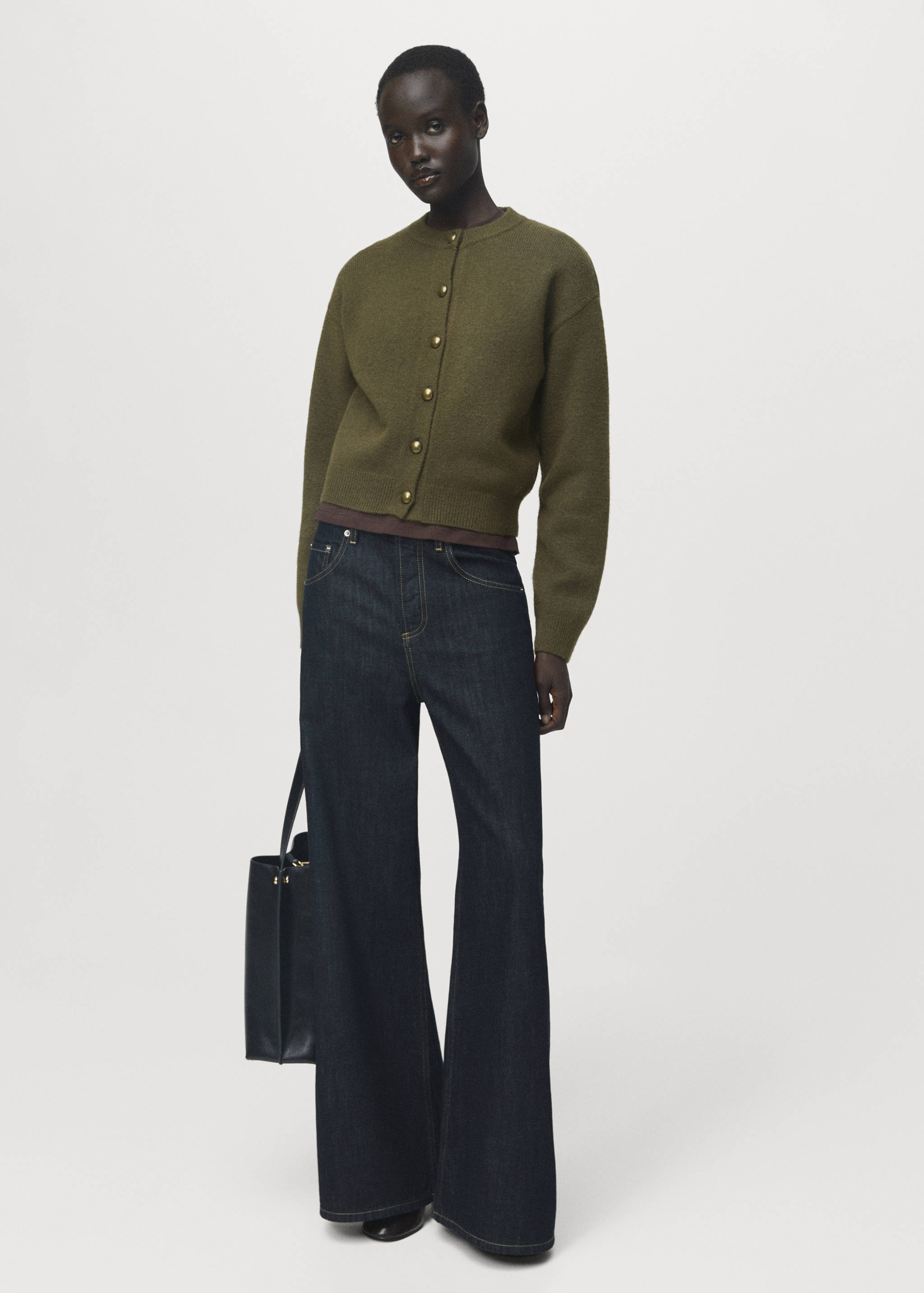 Ζακέτα με χοντρή πλέξη και κουμπιά - Γενικό πλάνο