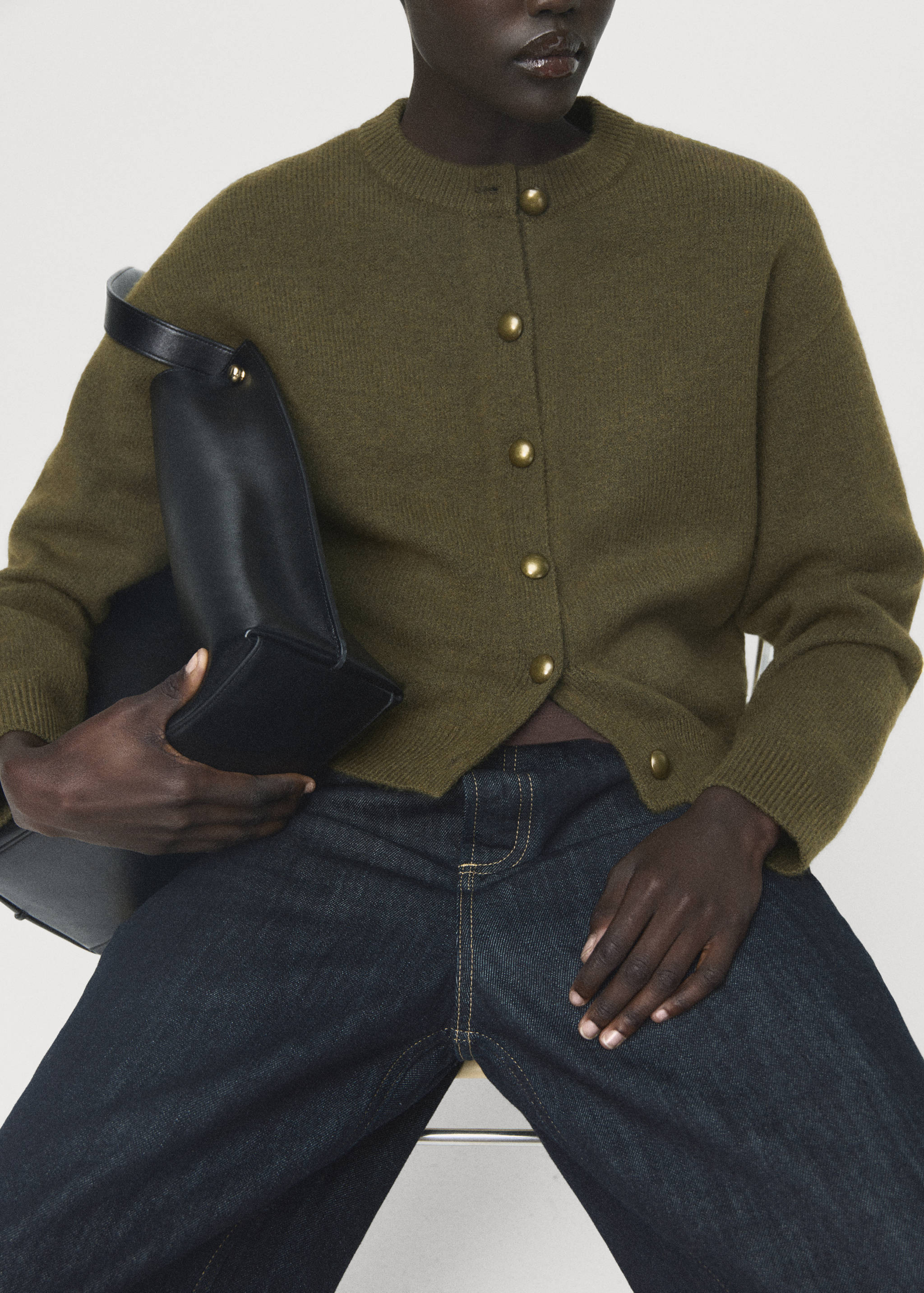 Ζακέτα με χοντρή πλέξη και κουμπιά - Λεπτομέρεια του προϊόντος 6