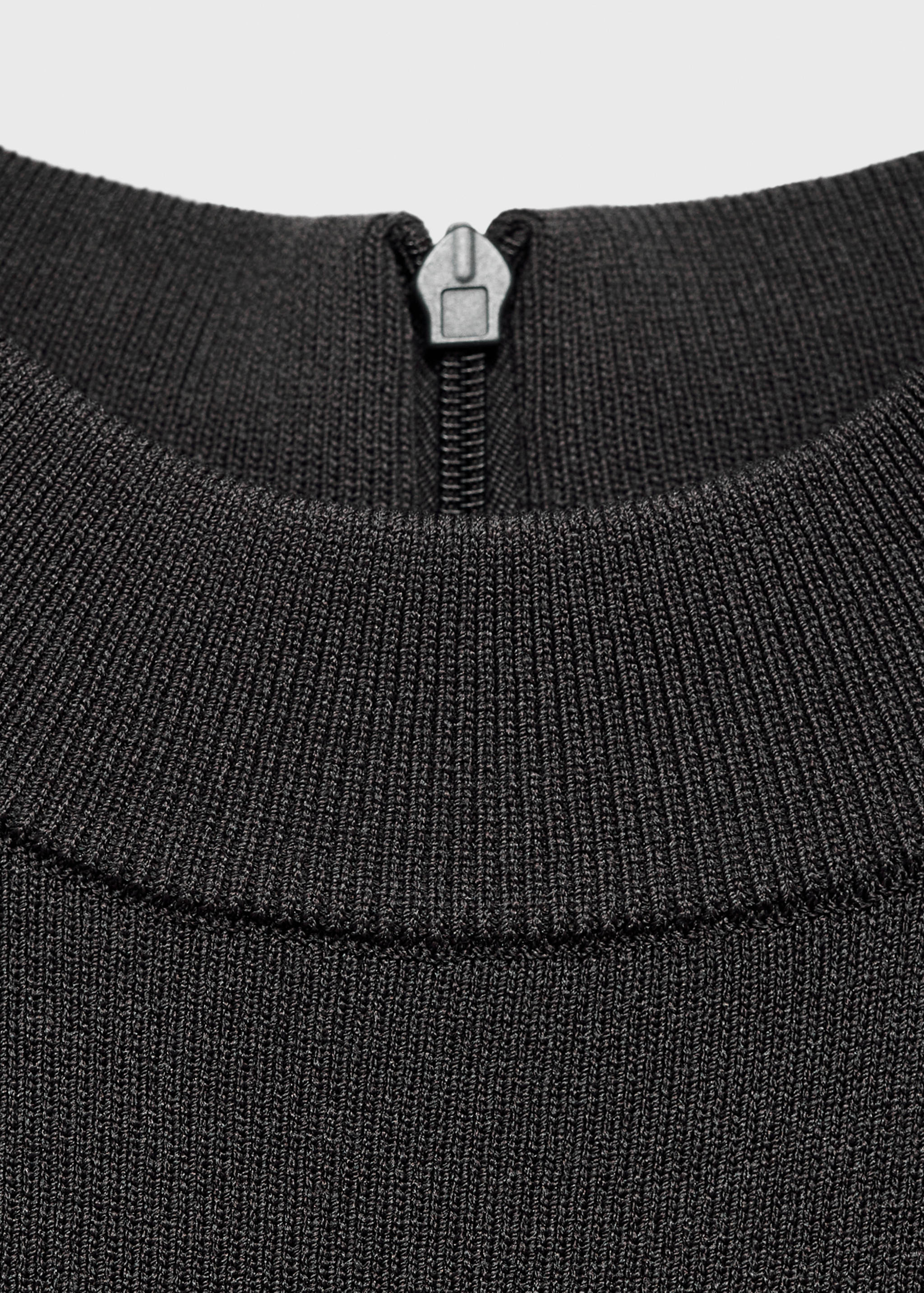 Macacão de risca diplomática combinado - Pormenor do artigo 8