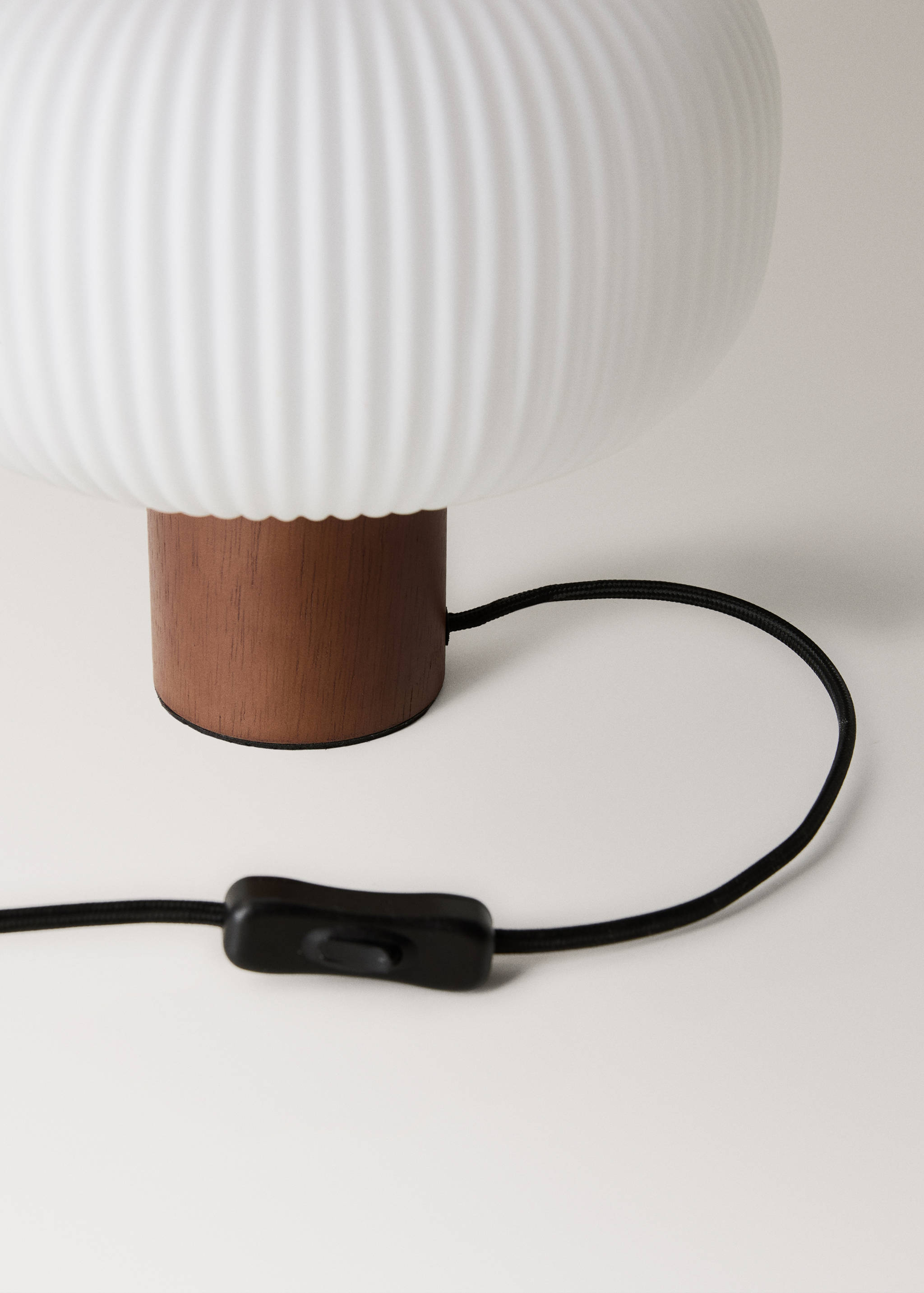 Wood and glass table lamp - Details of the article 3