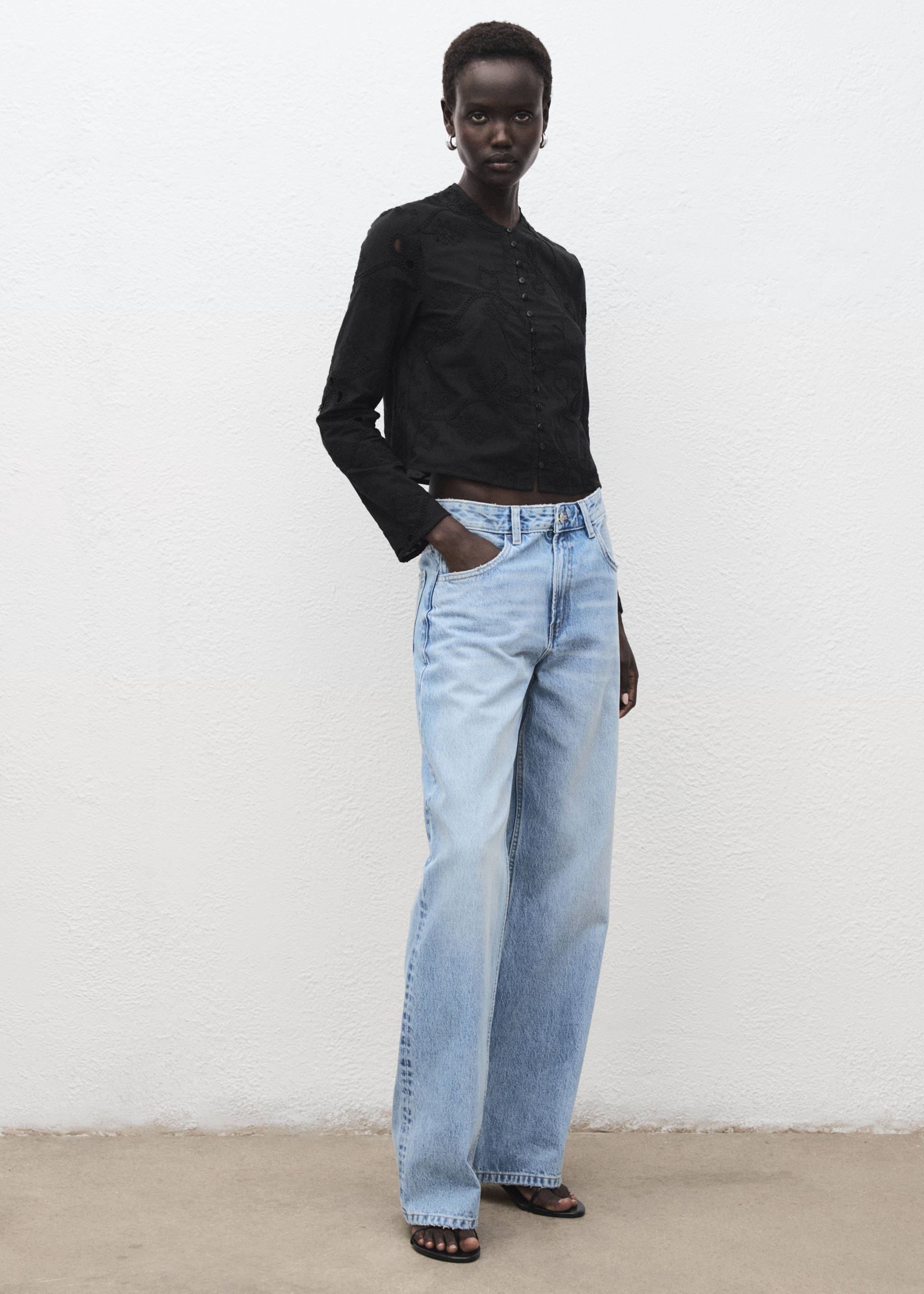 Embroidered blouse with buttons - General plane