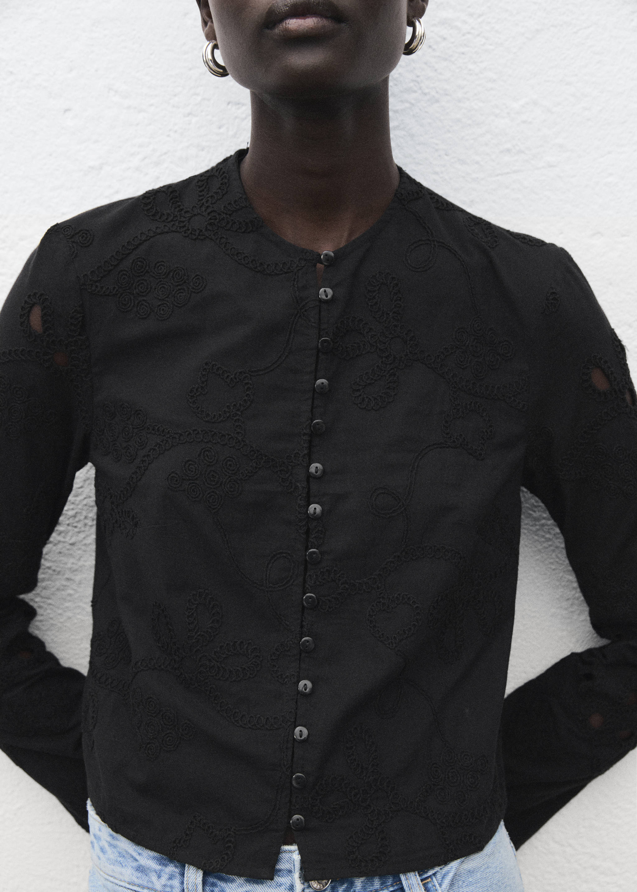 Embroidered blouse with buttons - Medium plane