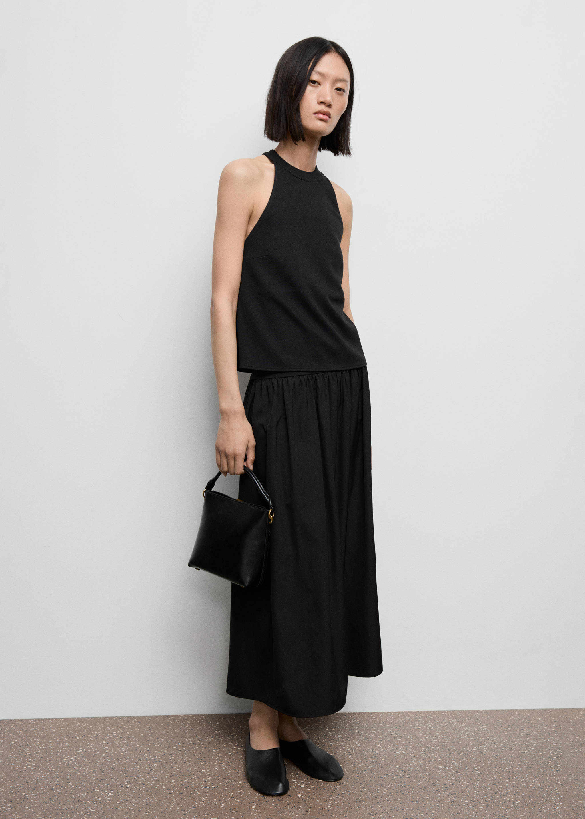 Halter top with low-cut back - General plane