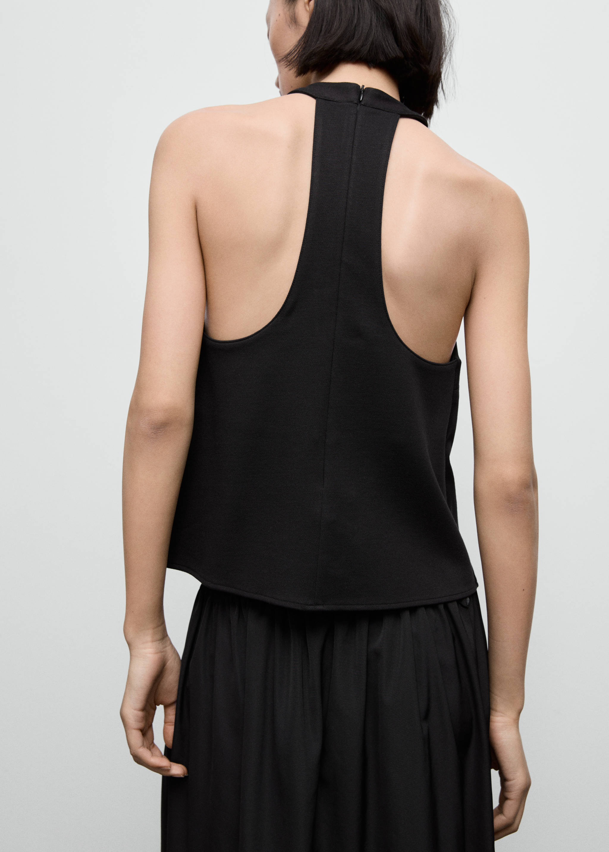 Halter top with low-cut back - Reverse of the article
