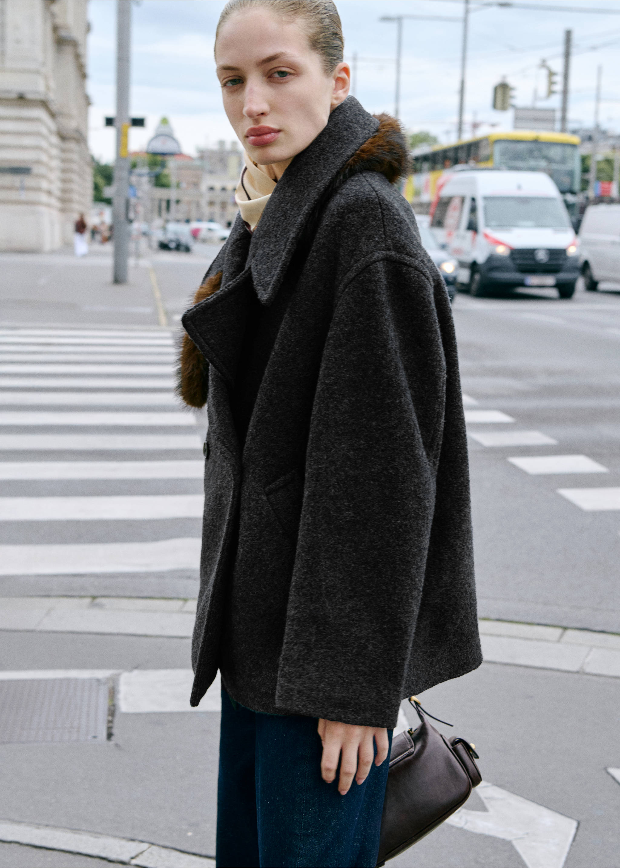 Oversized wool coat with maxi lapels - Details of the article 1, Grey. Ref: 17096734-00.