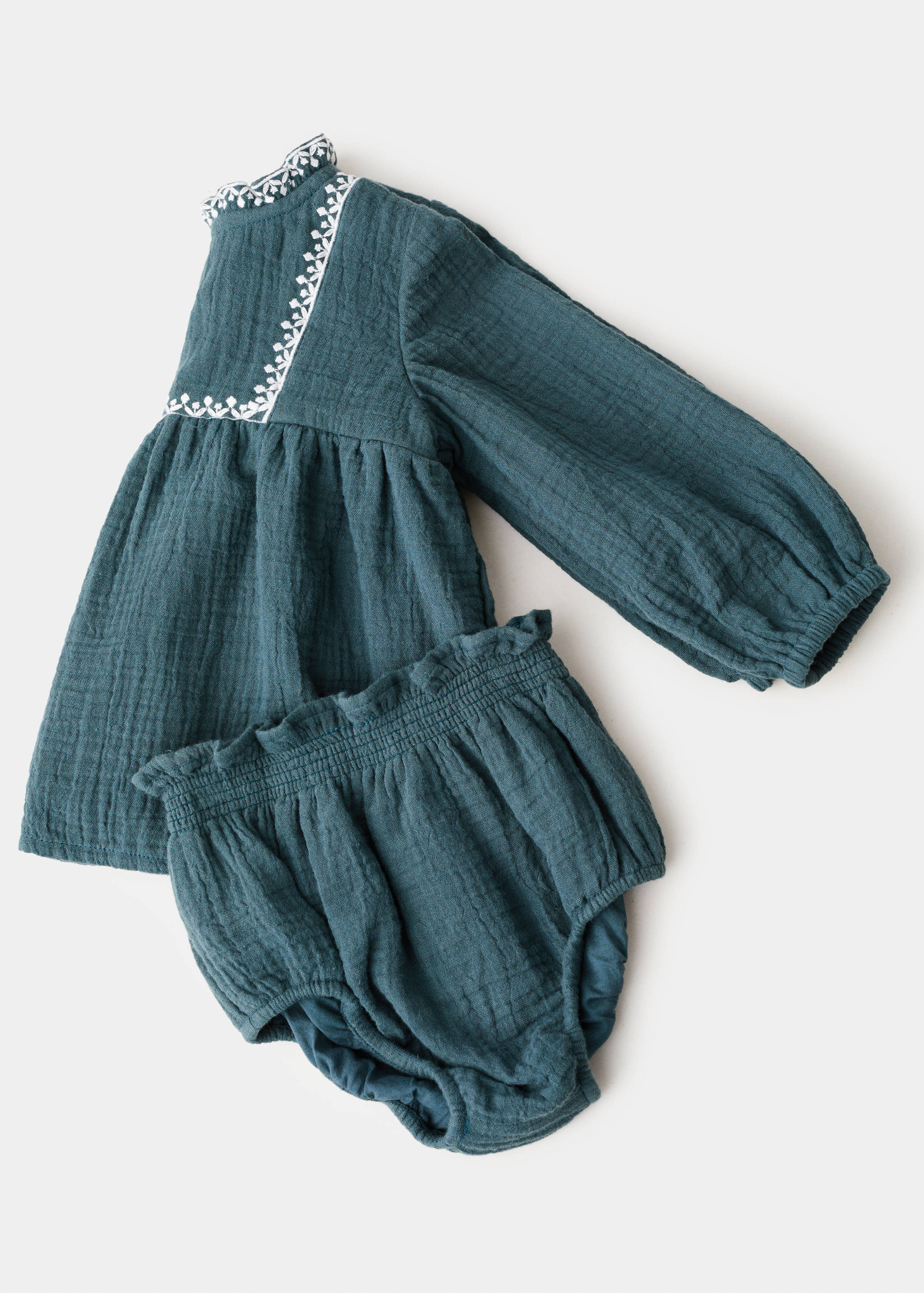Dress and frog with embroidered details - Details of the article 0