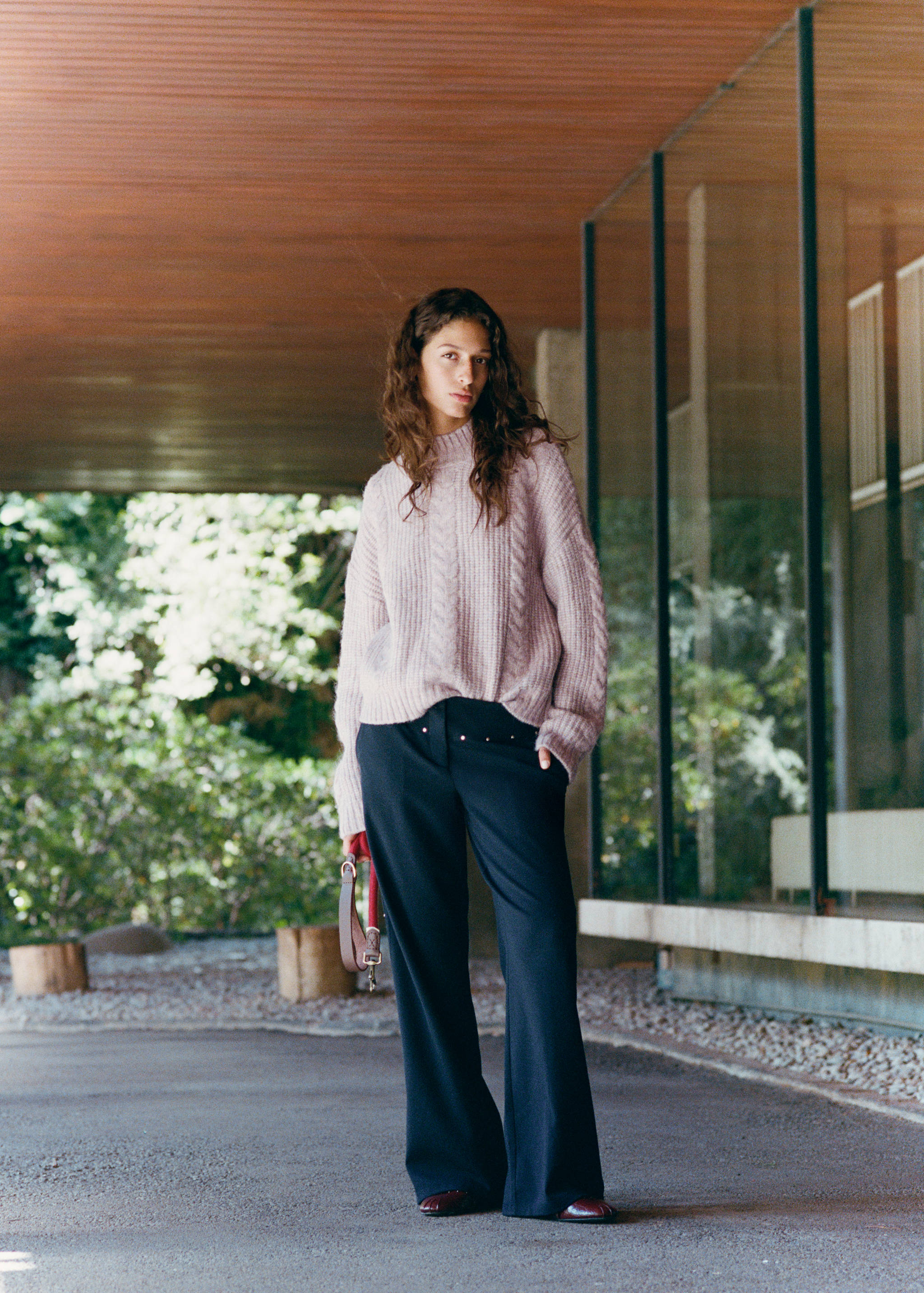 Low-waist studded trousers - Details of the article 5