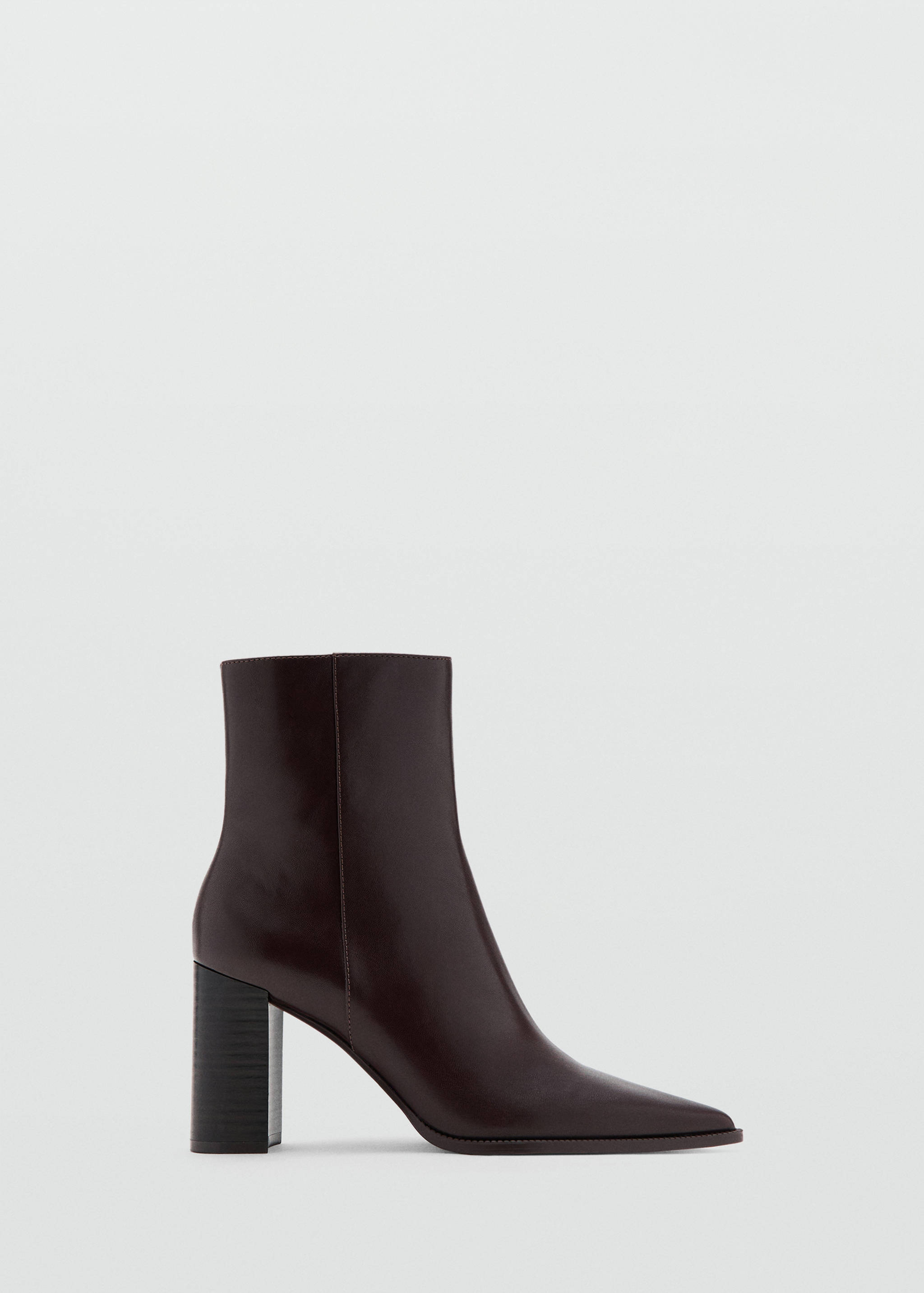 Ankle boots with block heel - Article without model