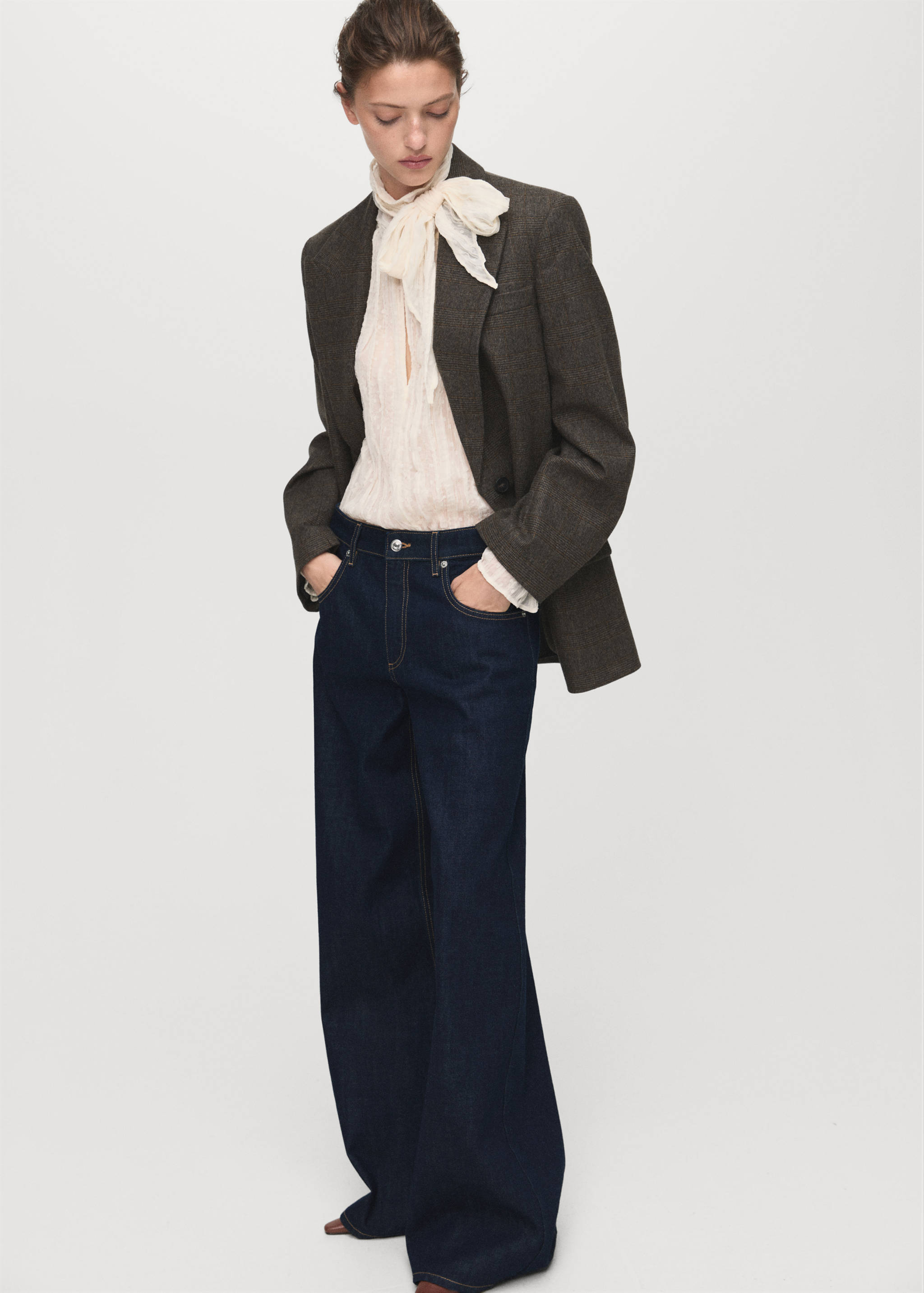 Low-rise wideleg jeans - Details of the article 1