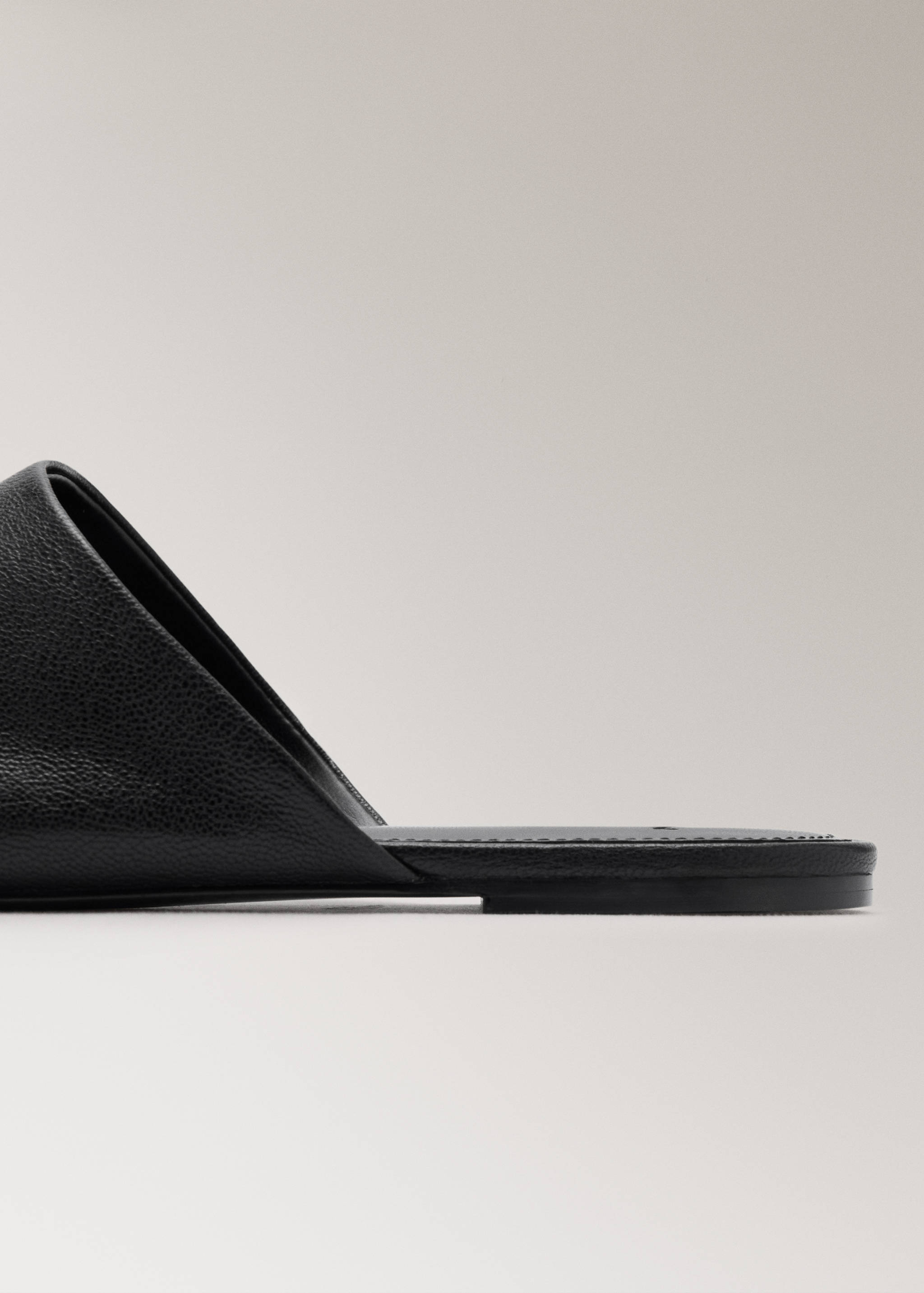 Leather mule slippers - Details of the article 2