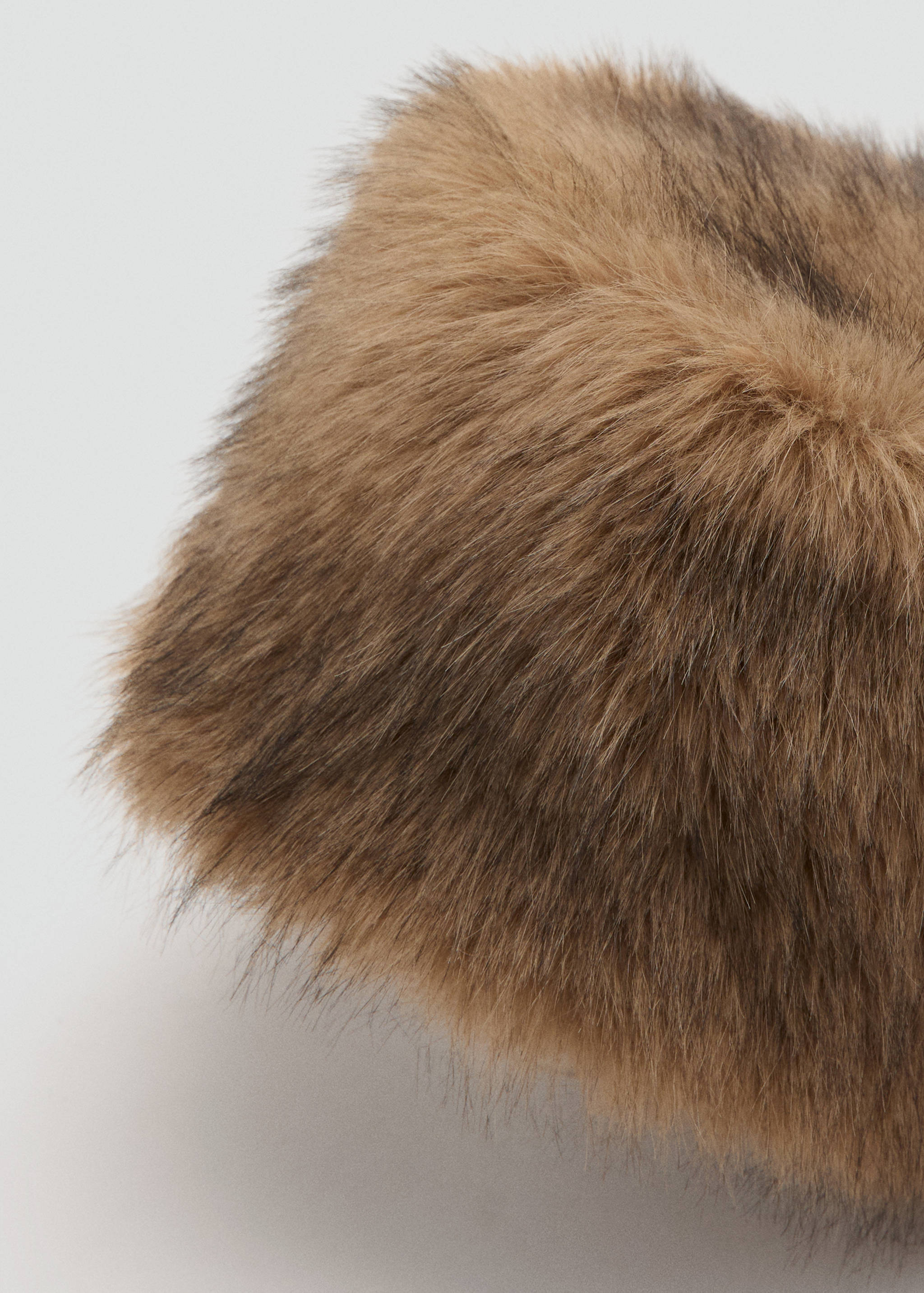 Faux-fur beanie - Medium plane