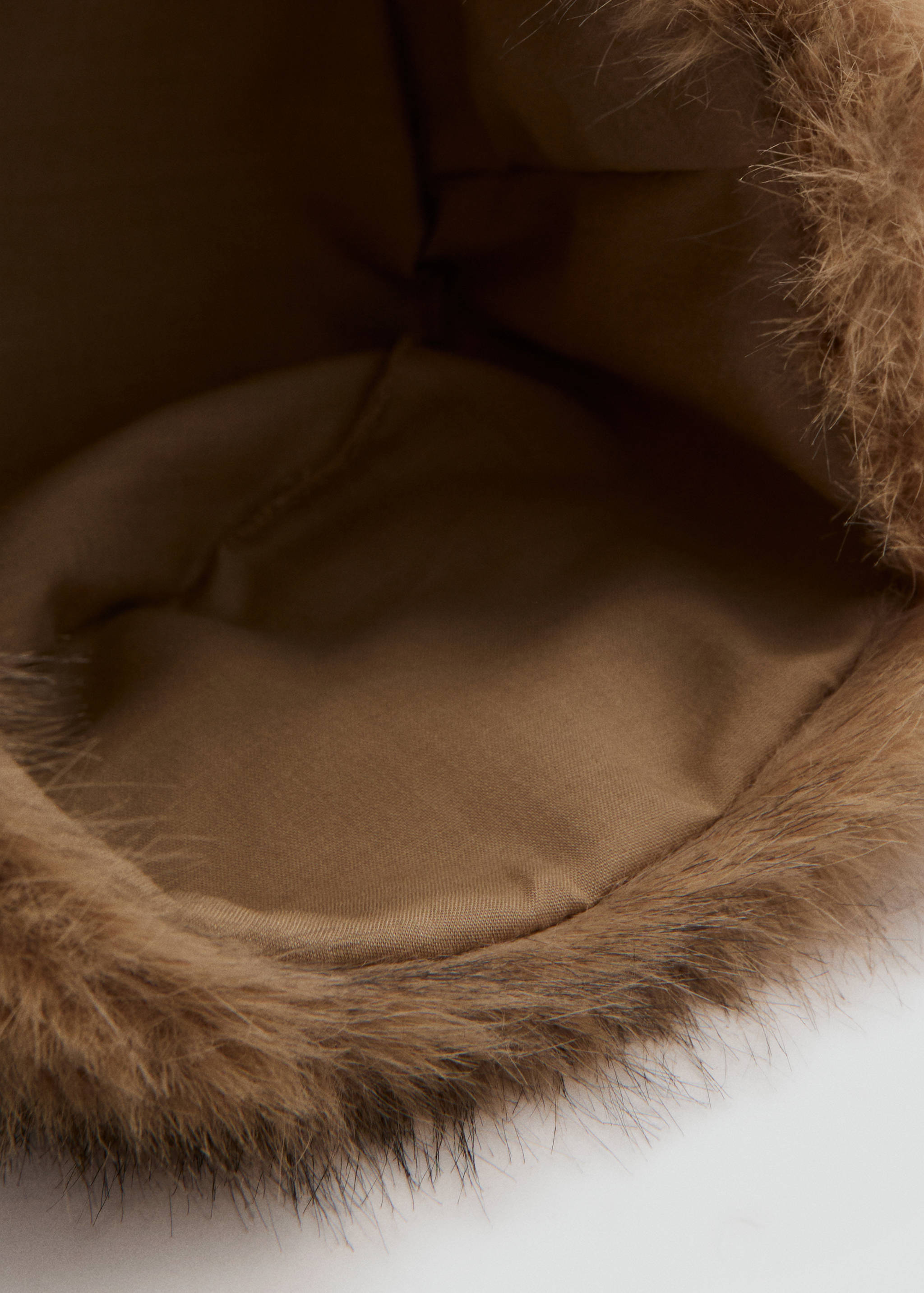 Faux-fur beanie - Details of the article 1
