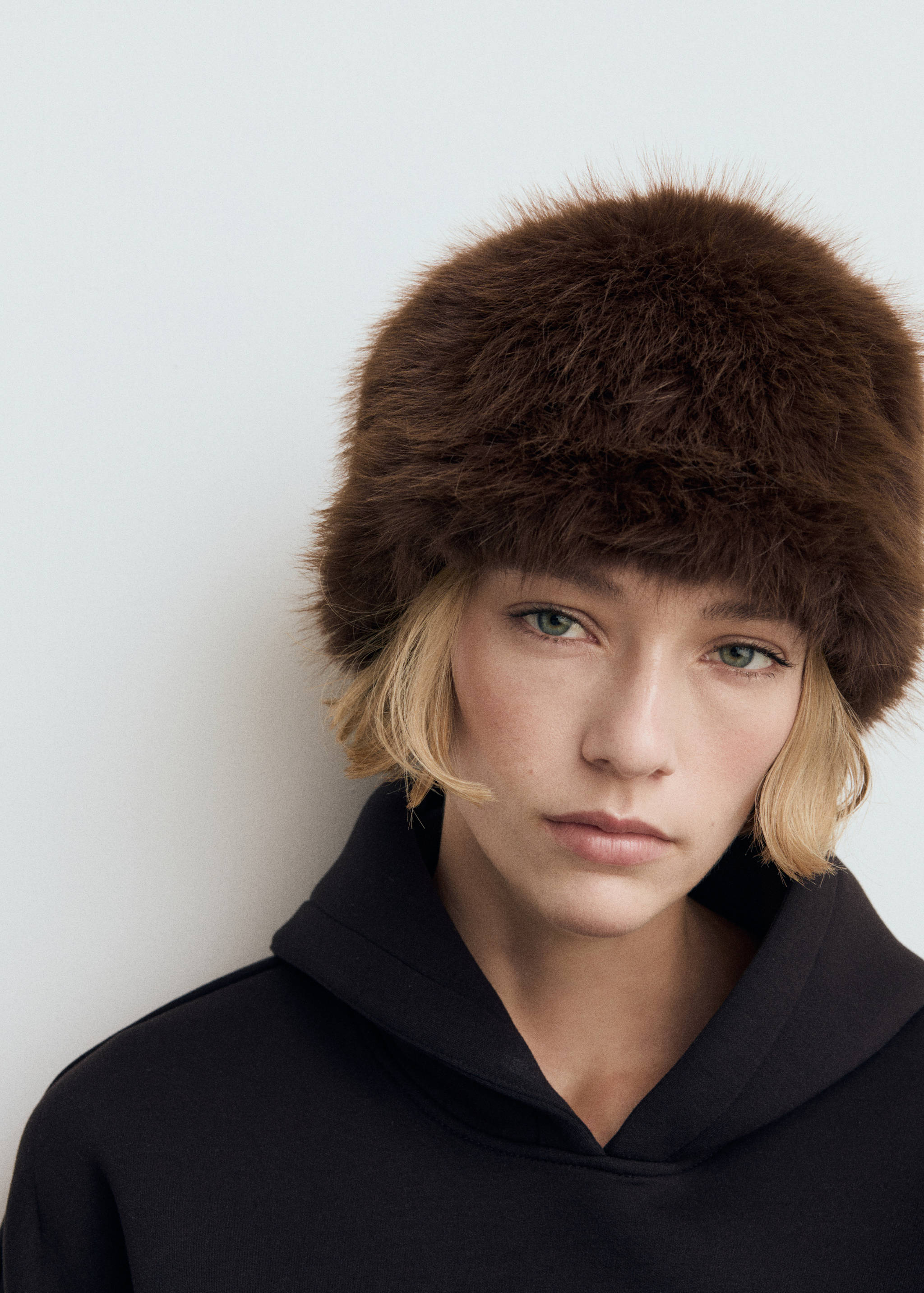 Faux-fur beanie - General plane