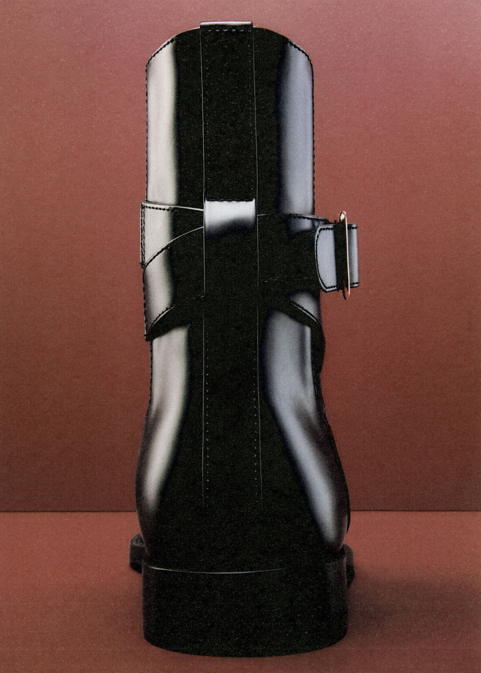 Ankle boots with elastic panel and buckle - Details of the article 6