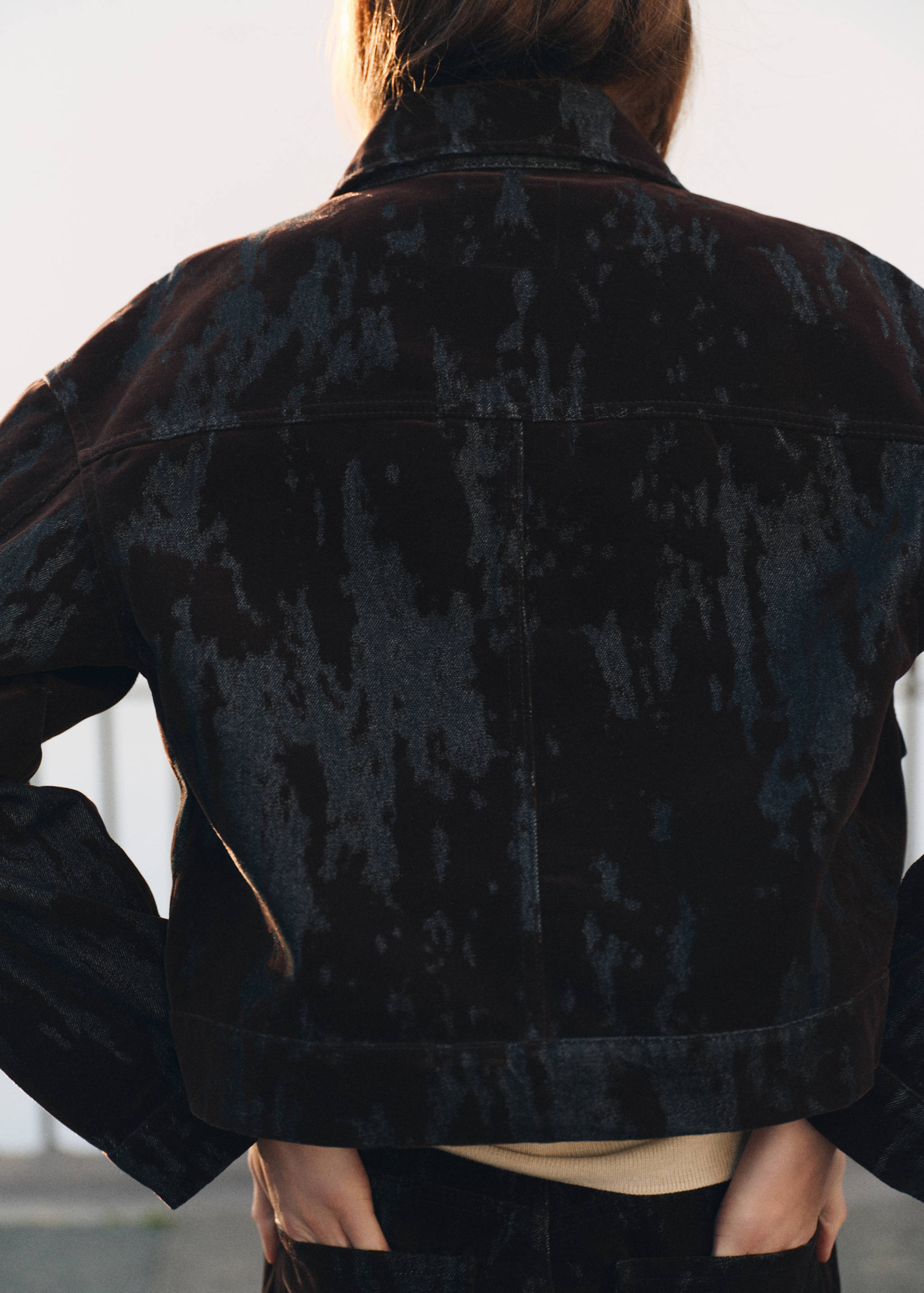 Blusão de ganga dévoré - Verso do artigo