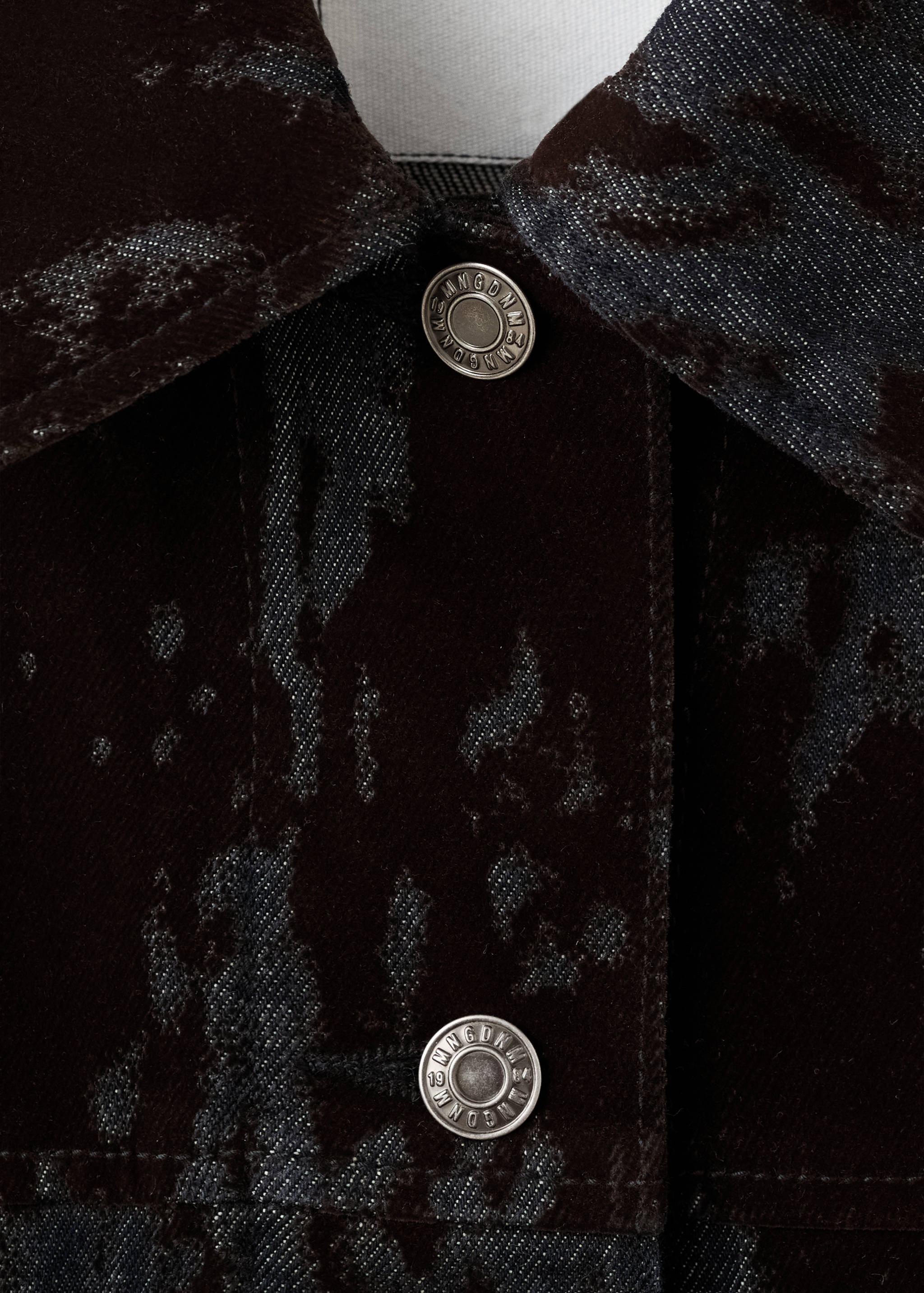 Blusão de ganga dévoré - Pormenor do artigo 8