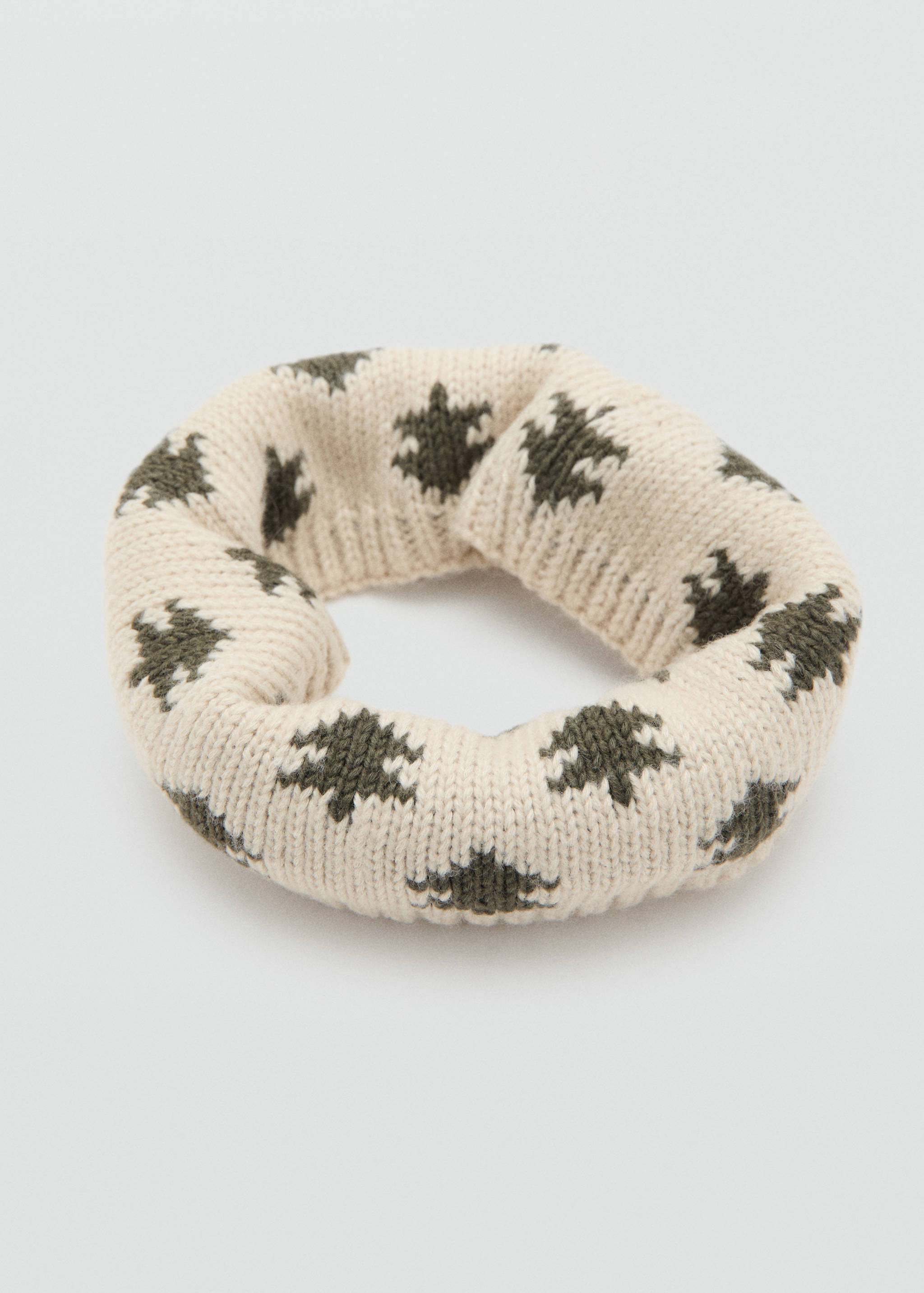 Embroidered knitted scarf - Details of the article 1