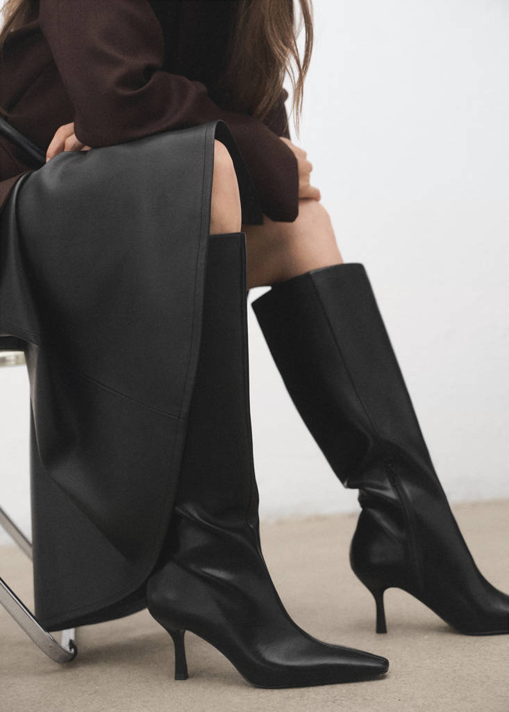 High heel boots — Black