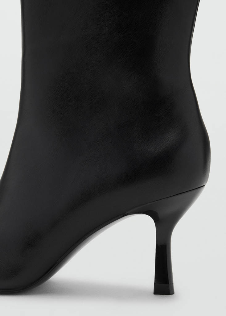 High heel boots — Black
