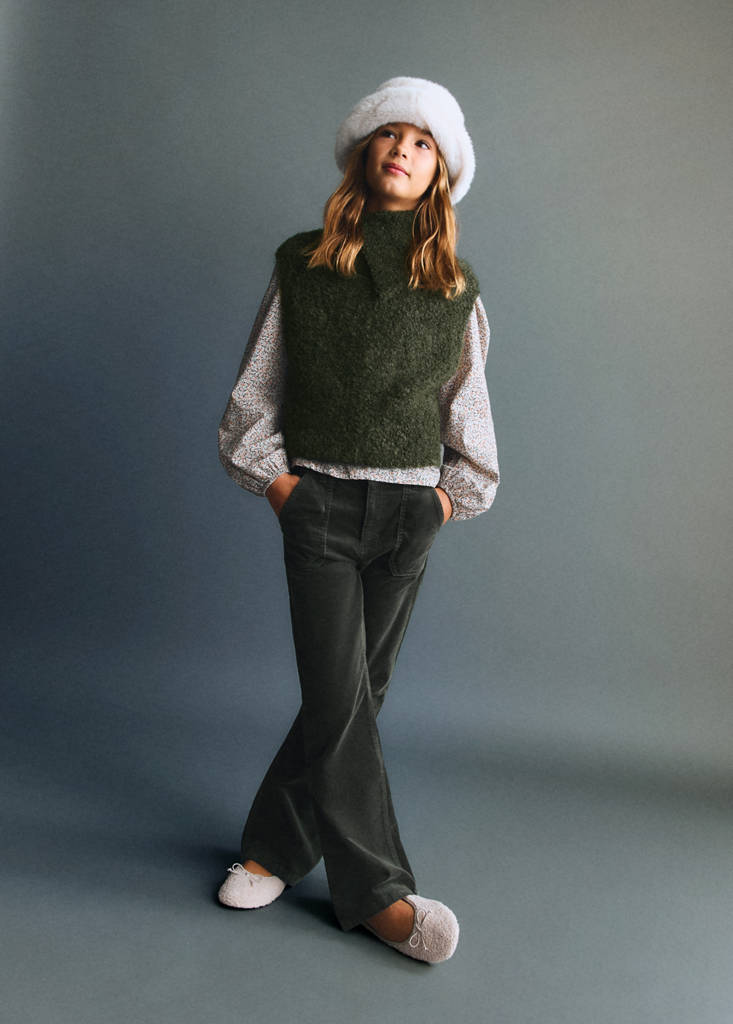 Turtleneck knitted gilet — Dark Green