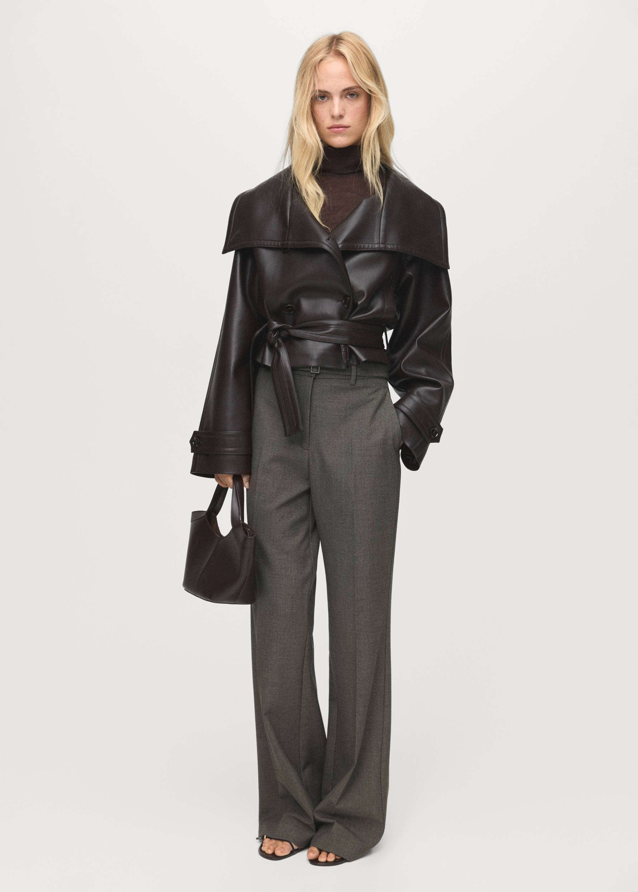 Pantalon droit avec ceinture - Plan général