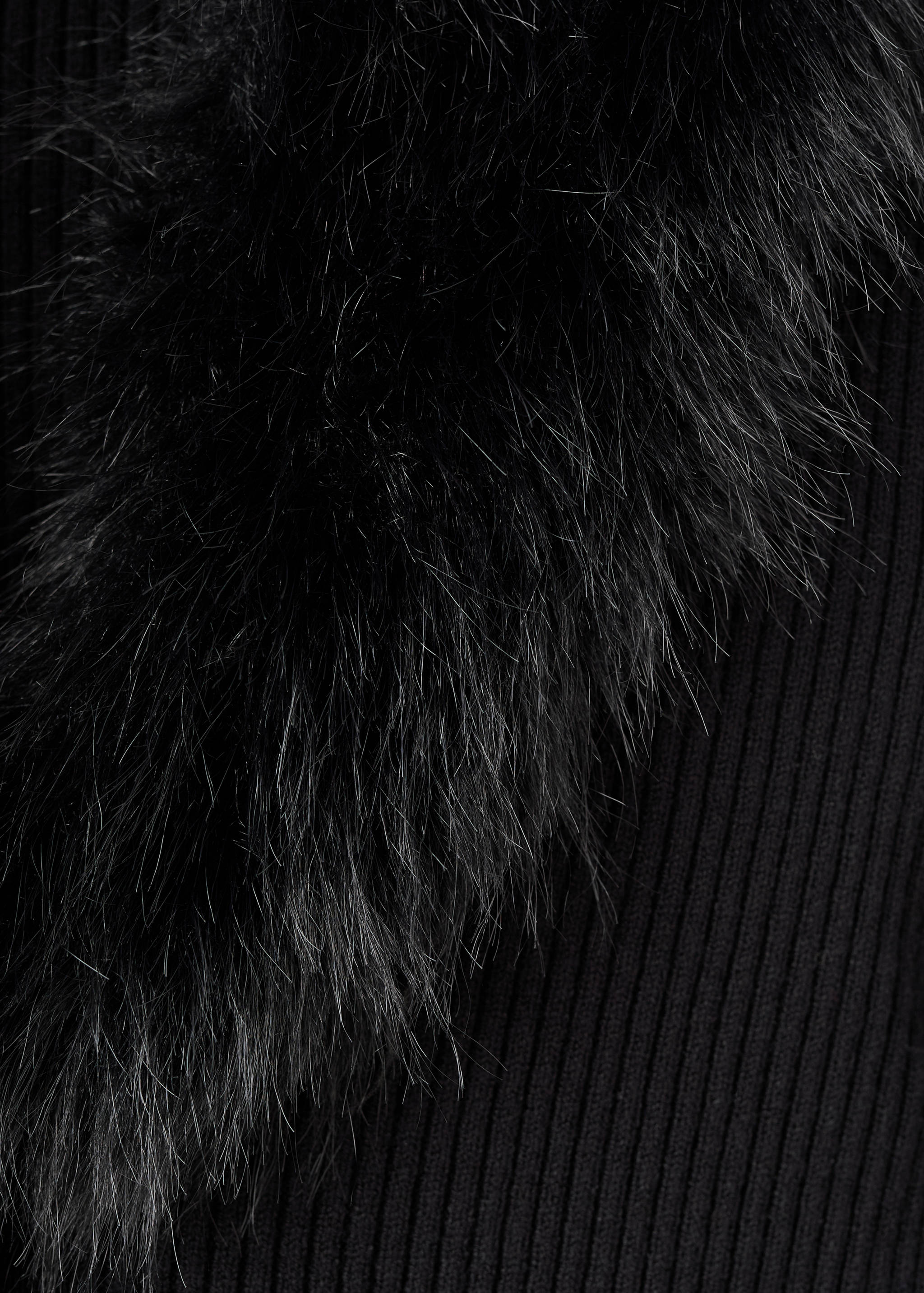 Cardigan with faux-fur collar - Details of the article 8