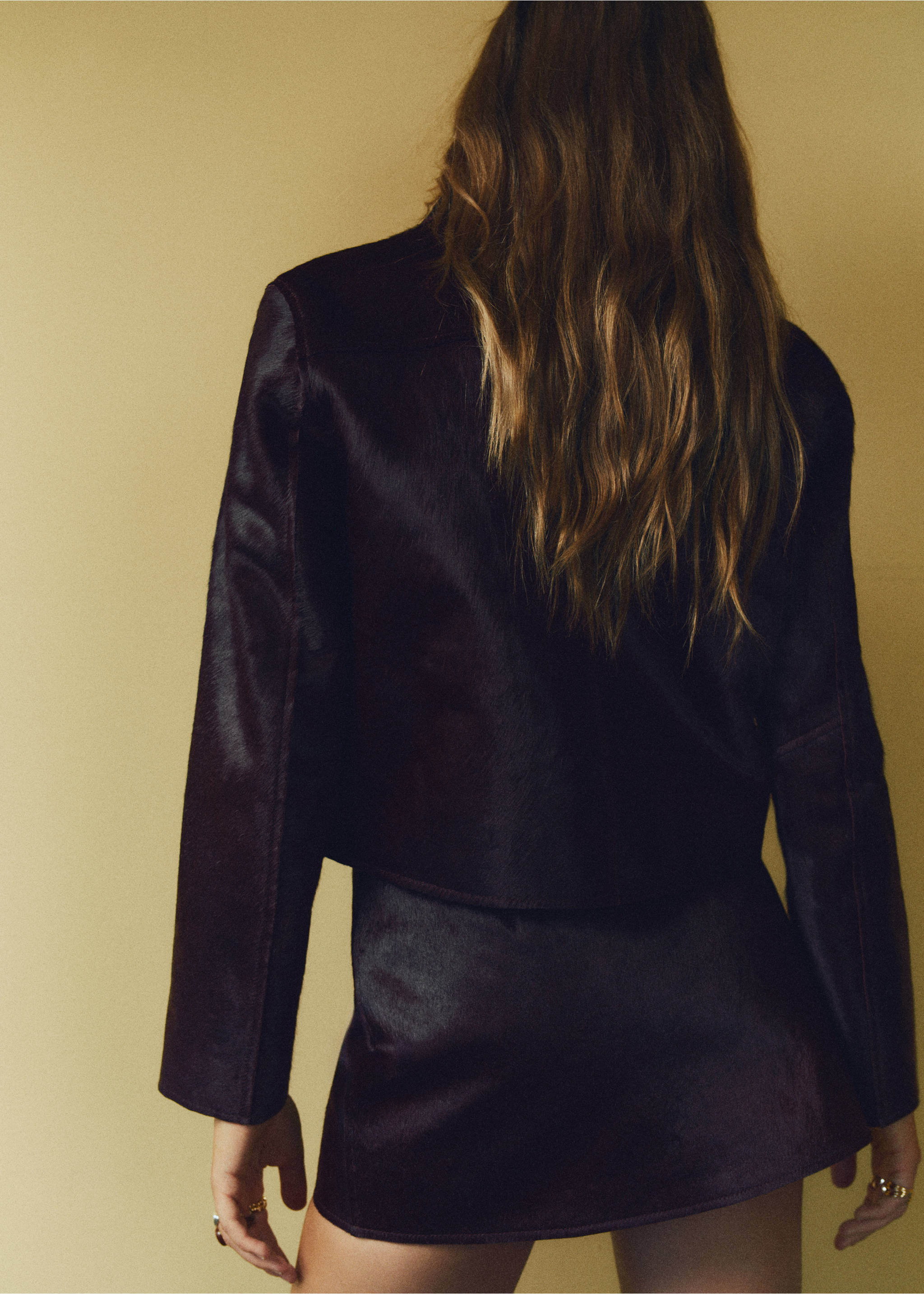 Minijupe en cuir et fausse fourrure - Verso de l’article, Grenat. Ref: 17097798-00.