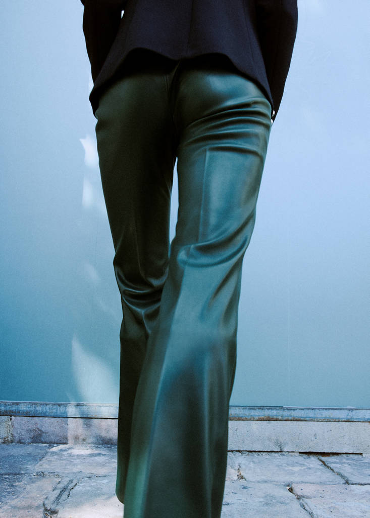 Faux-leather flared trousers — Green