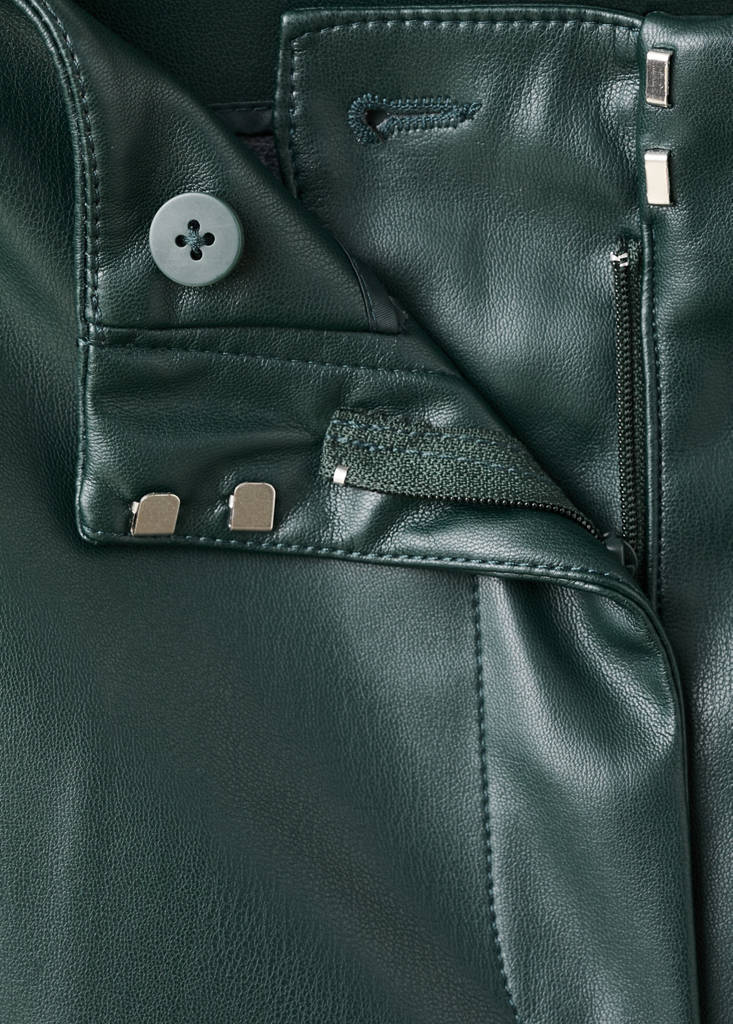 Faux-leather flared trousers — Green