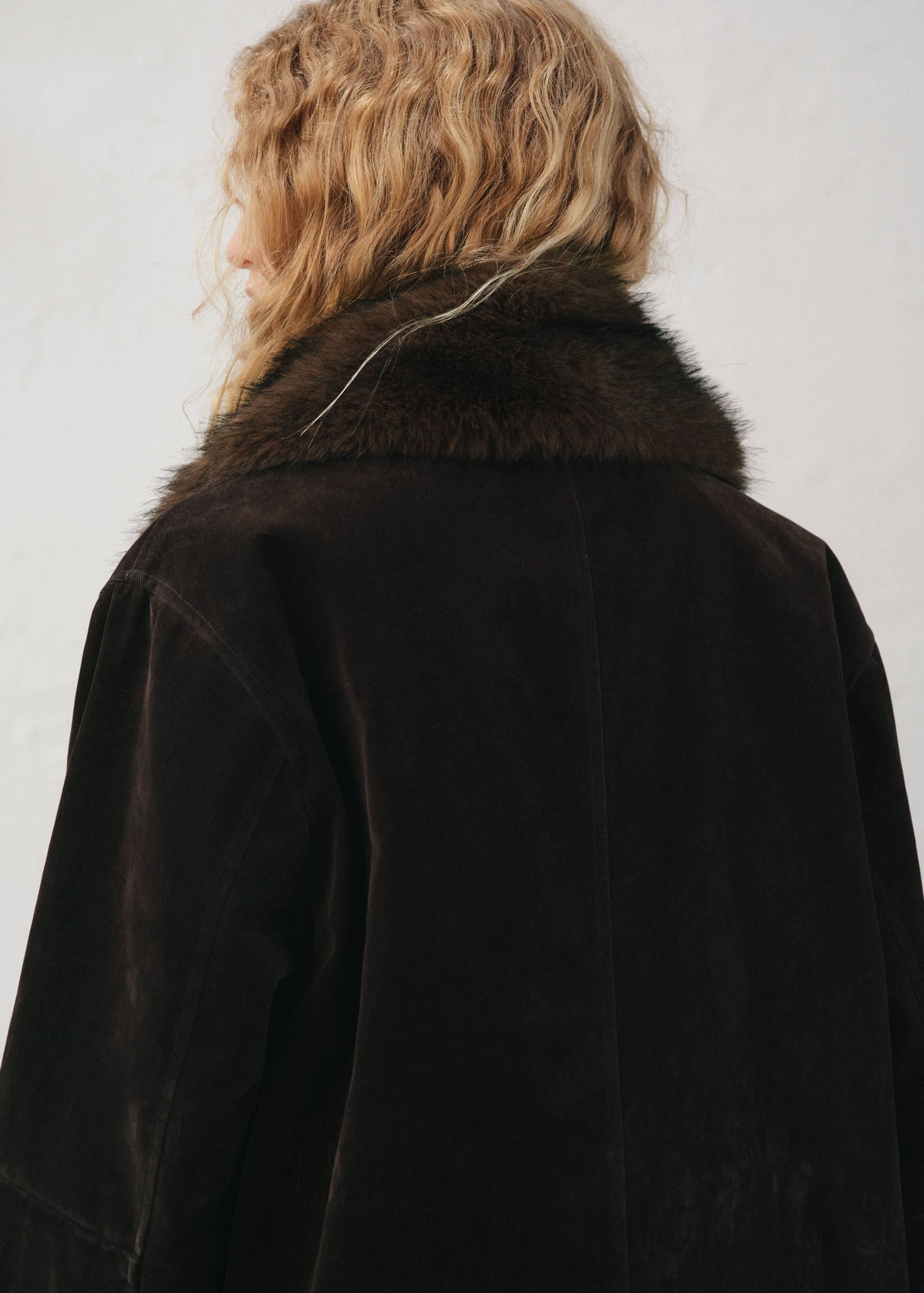 Velvet finish parka with faux-fur collar - Reverse of the article
