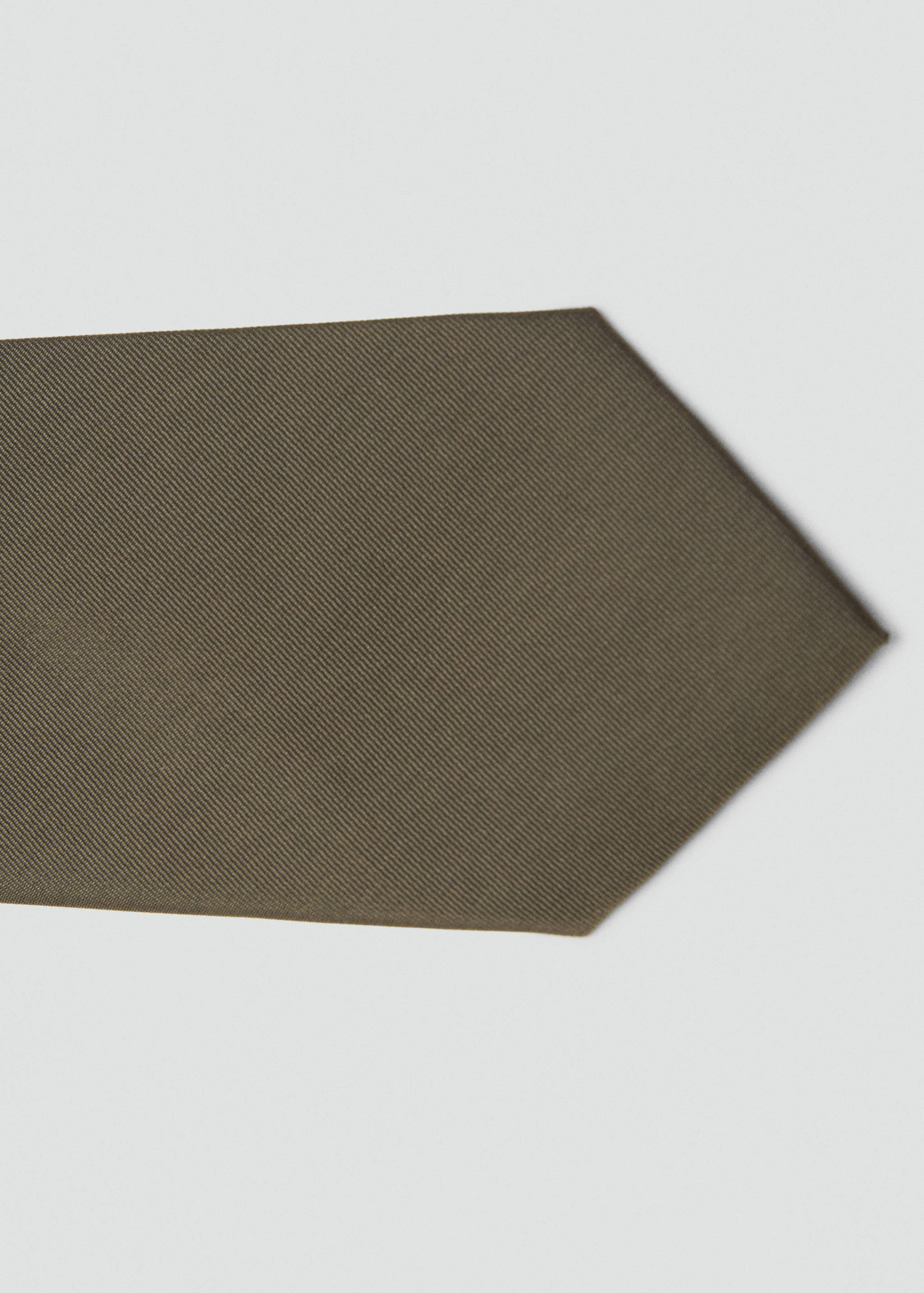 Gravata clássica - Pormenor do artigo 1