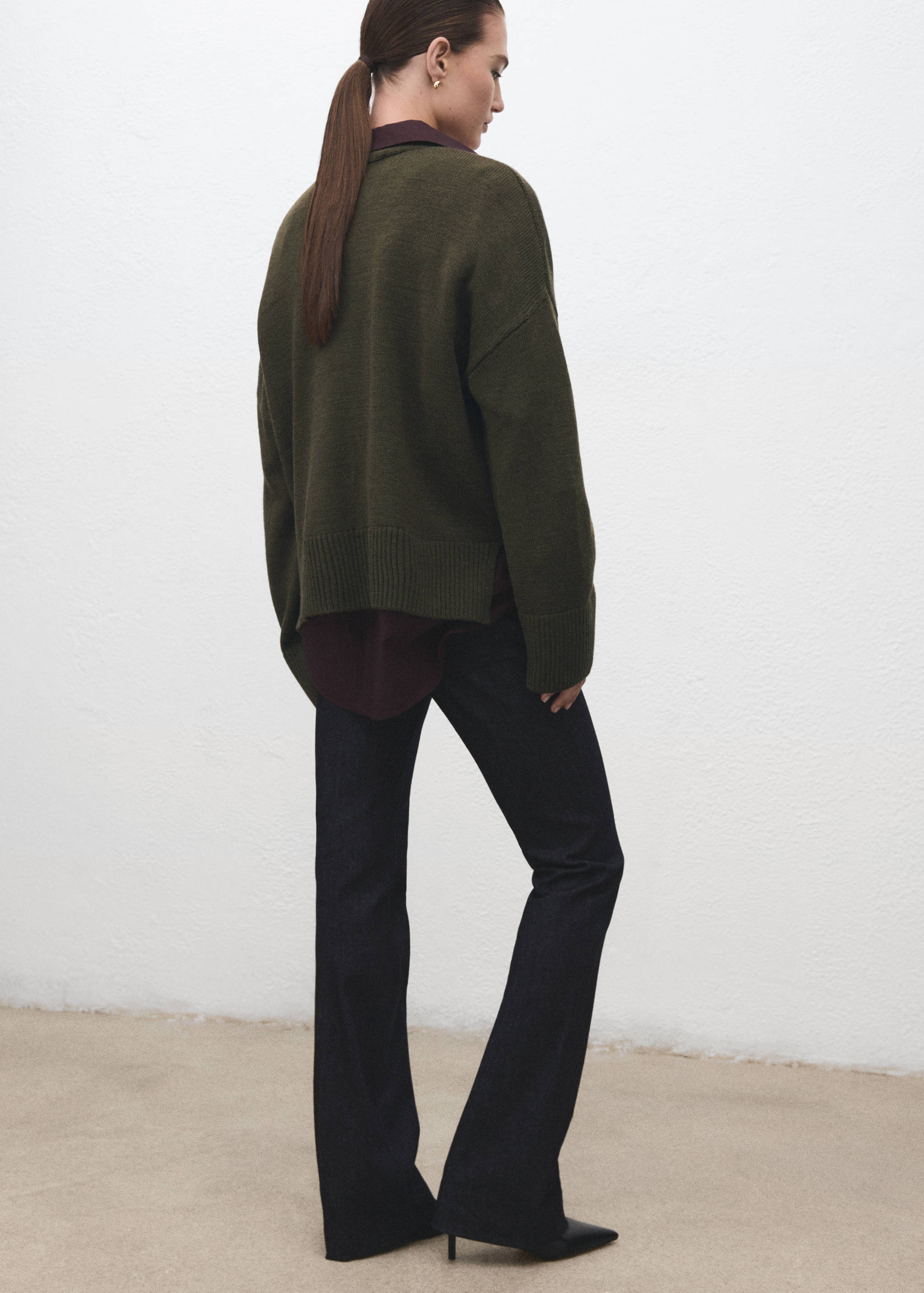 Oversized V-neck cardigan - Reverse of the article