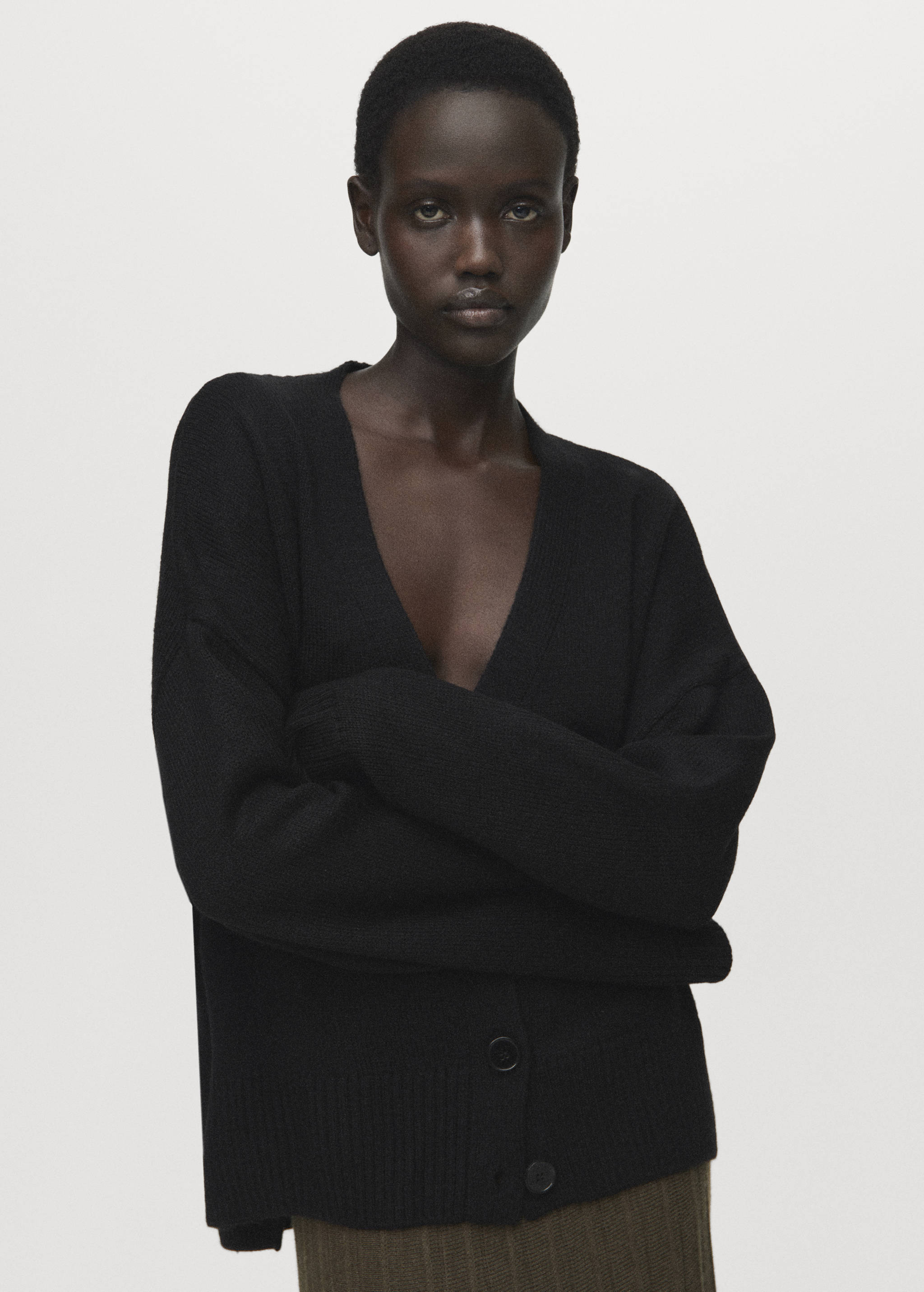 Oversized V-neck cardigan - Medium plane