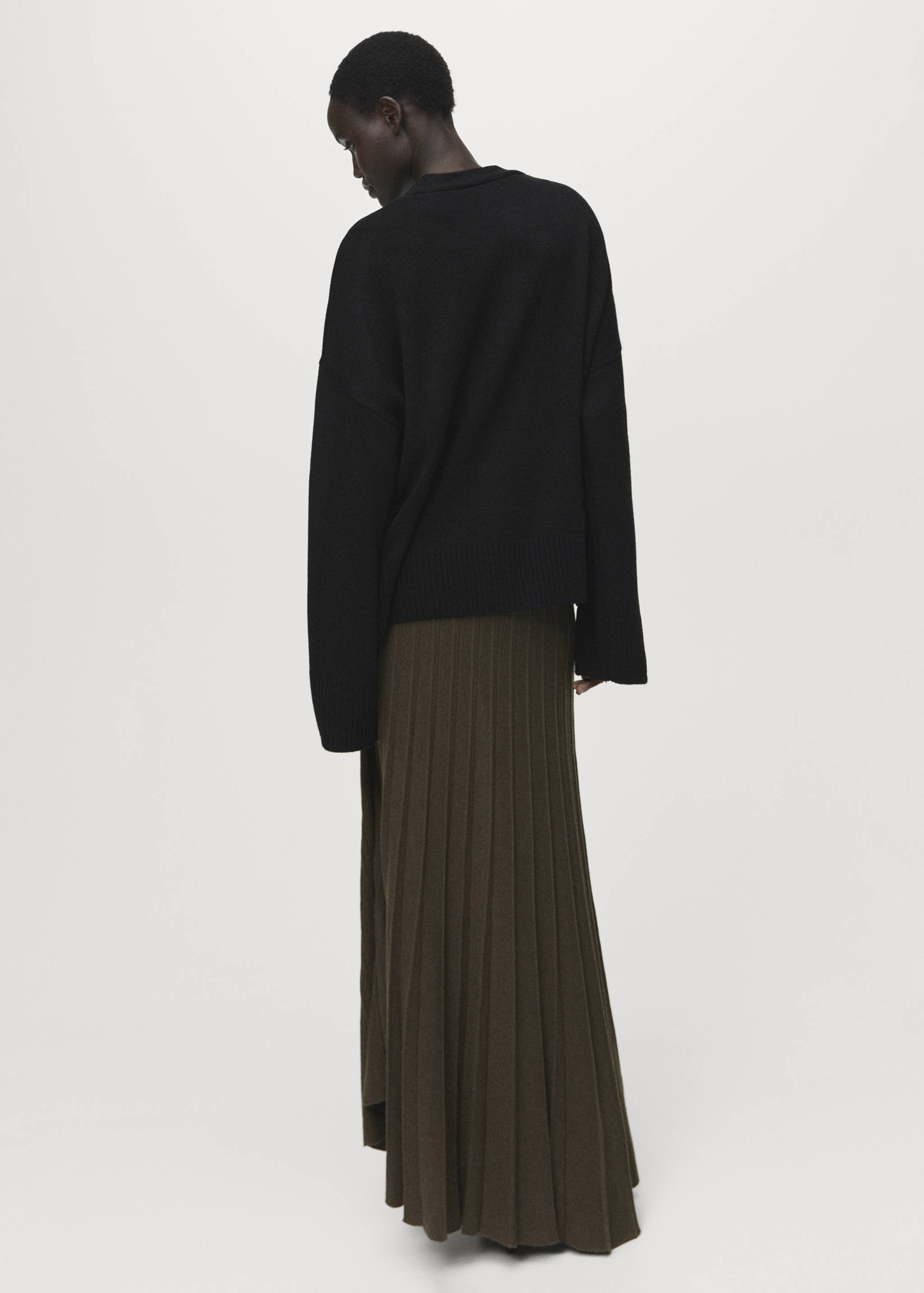 Oversized V-neck cardigan - Reverse of the article