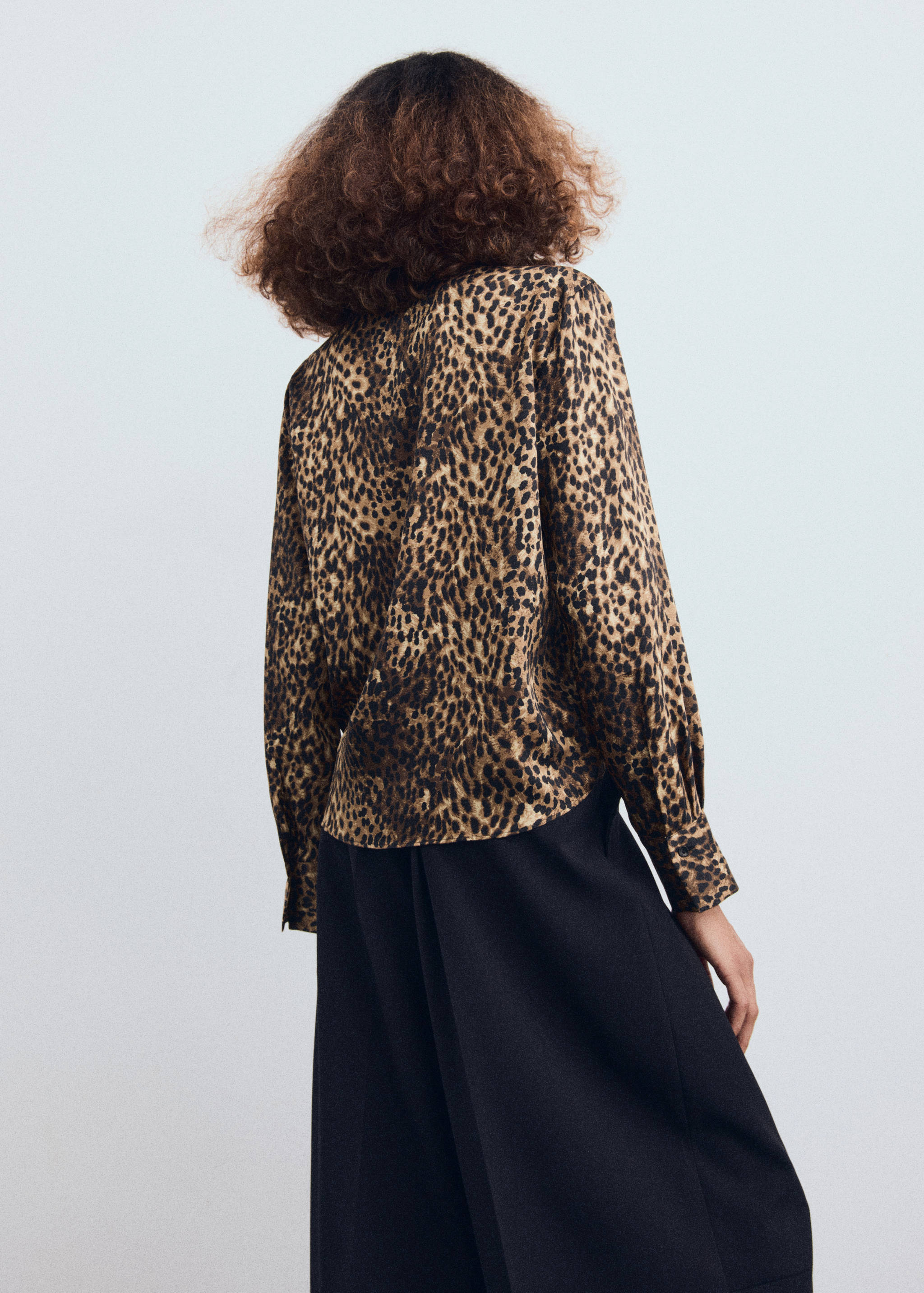 Leopard-print satin shirt - Reverse of the article
