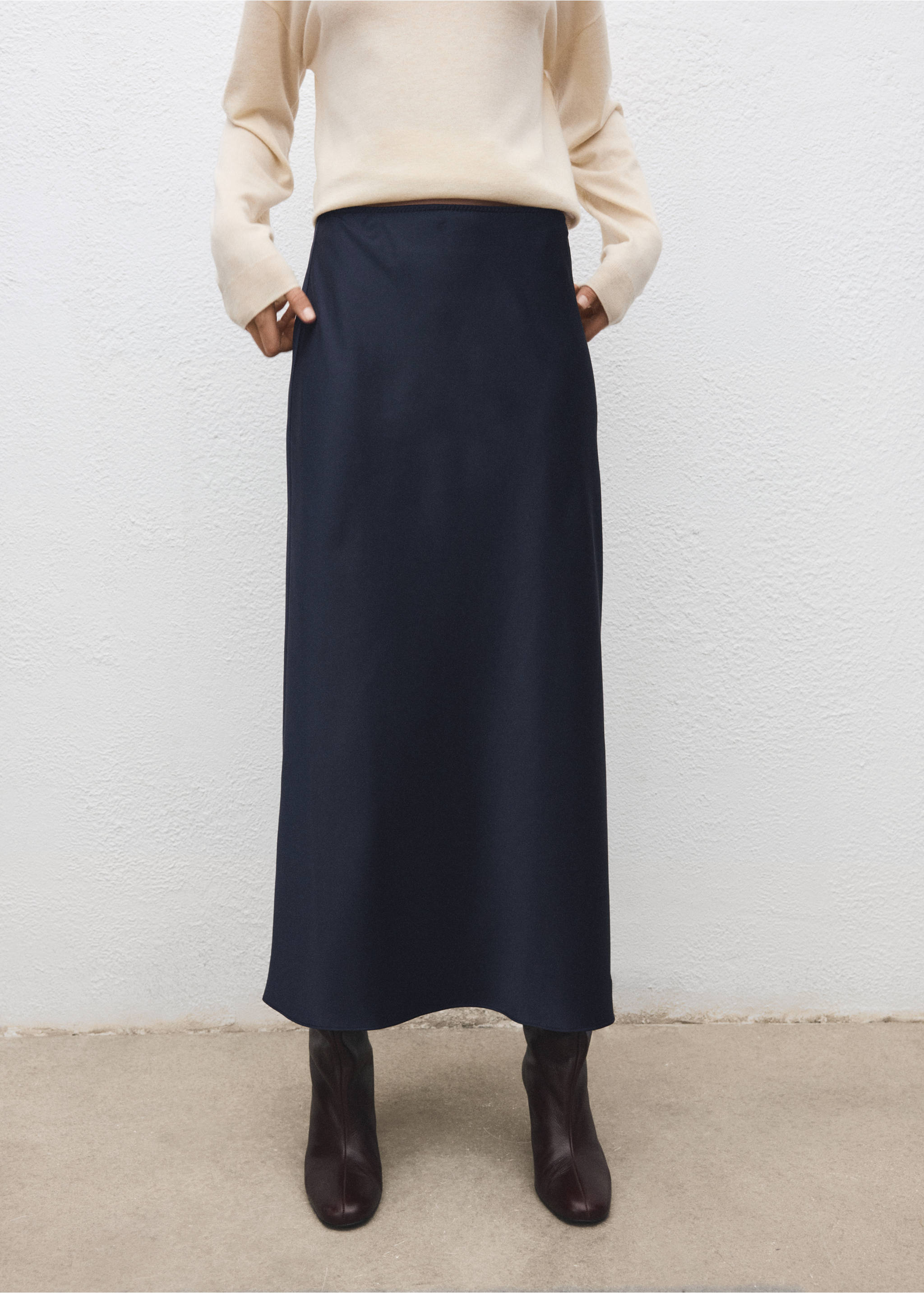 Satin long skirt - Medium plane, Navy. Ref: 17097817-00.