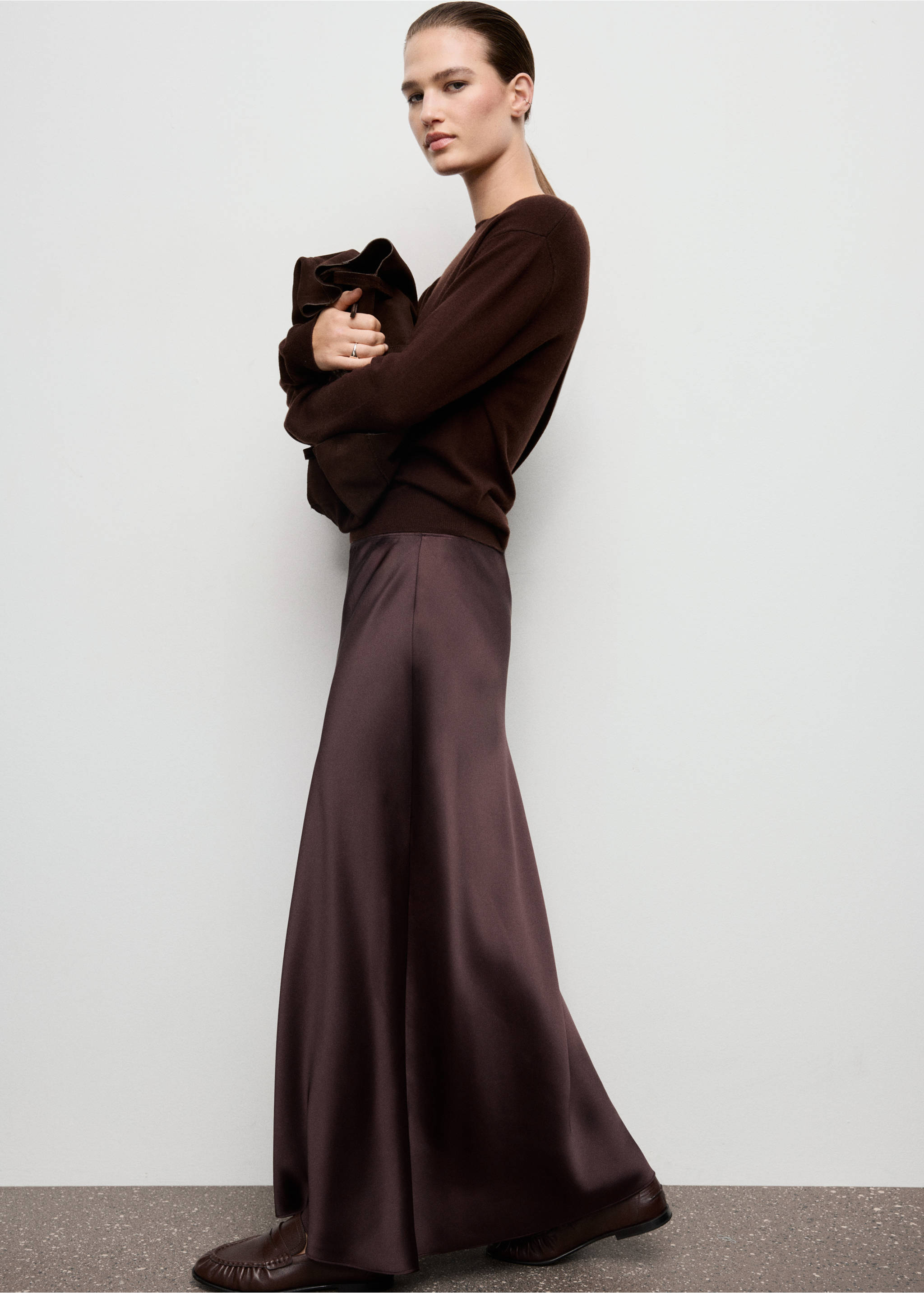 Satin long skirt - Details of the article 2, Plum. Ref: 17097817-00.
