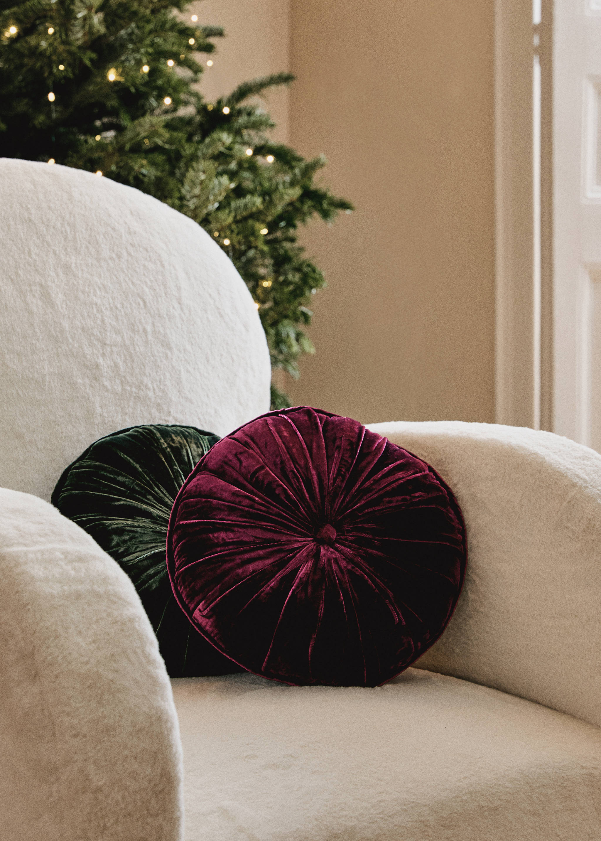 Round velvet silk cushion - General plane
