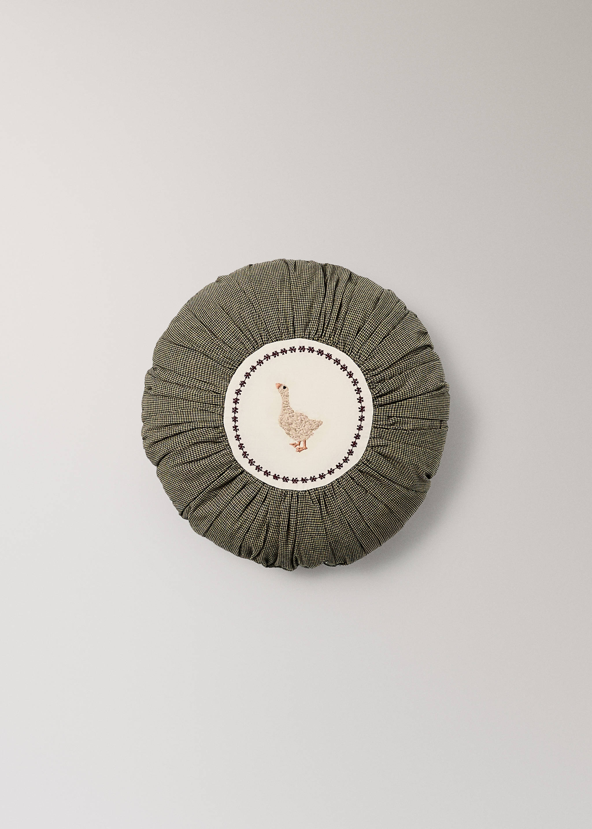 Round children's cushion, cotton, embroidered detail - Article without model