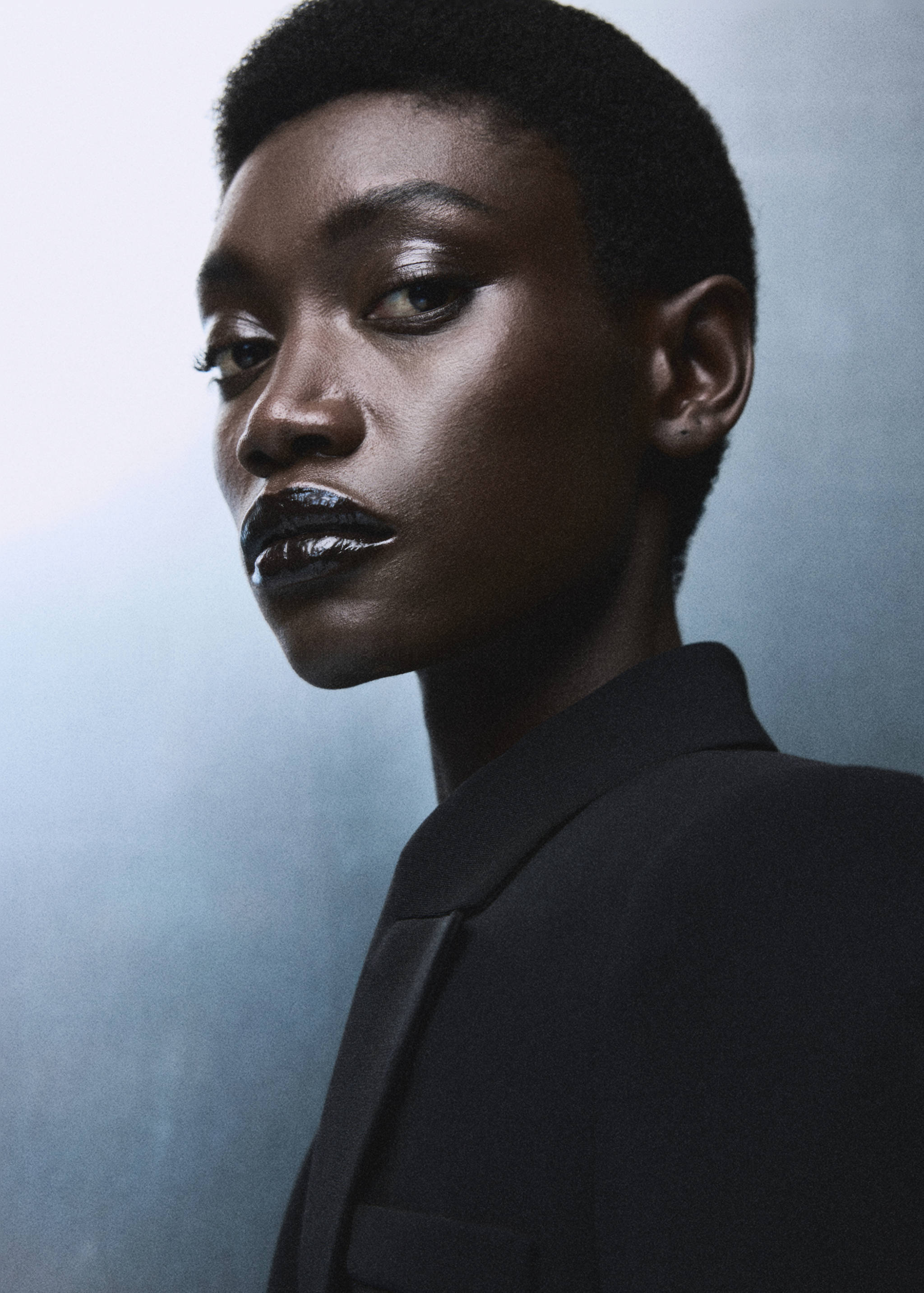 Blazer-style dress with belt - Details of the article 1