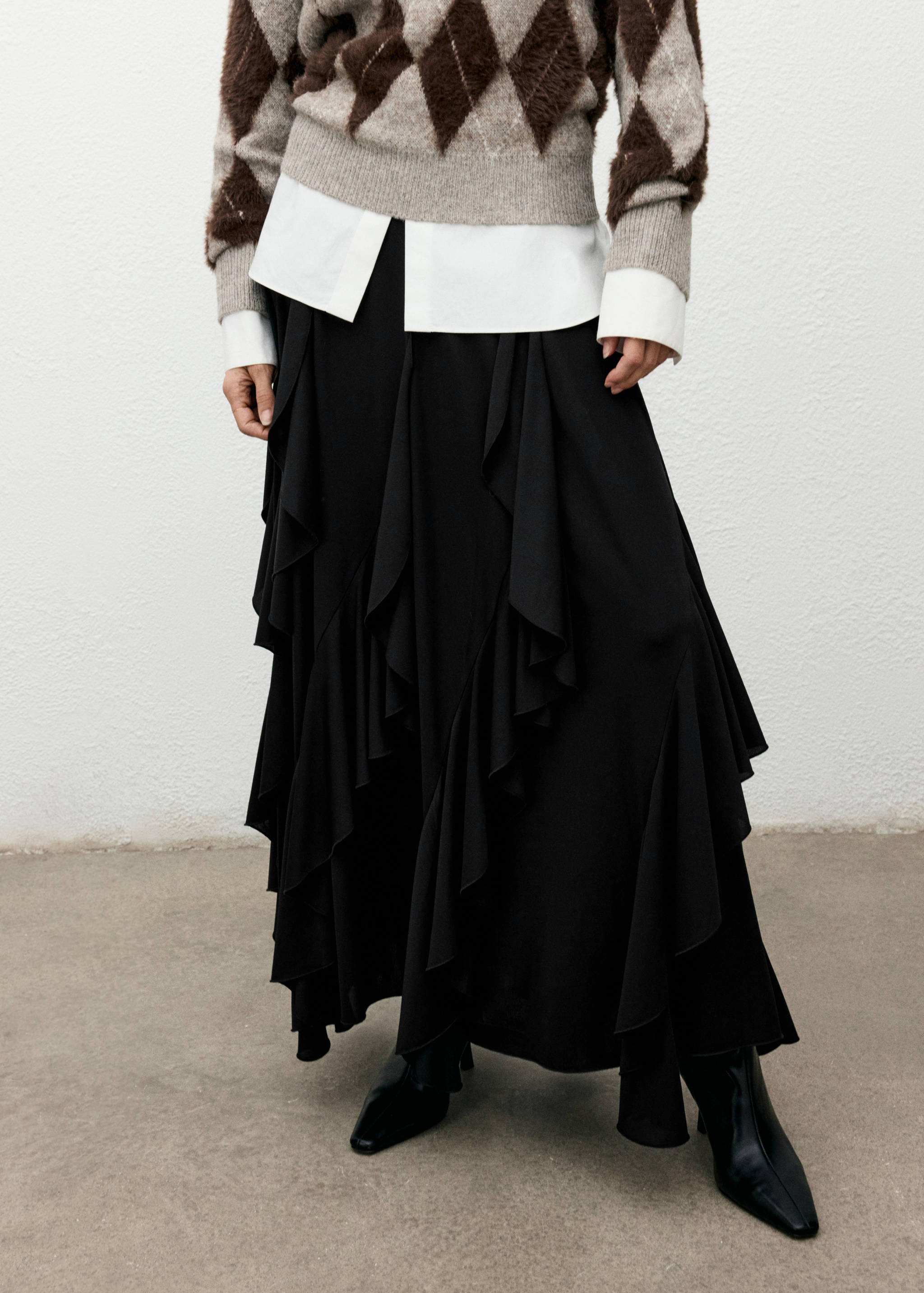 Asymmetrischer Rock mit Rüschen - Mittlere Ansicht