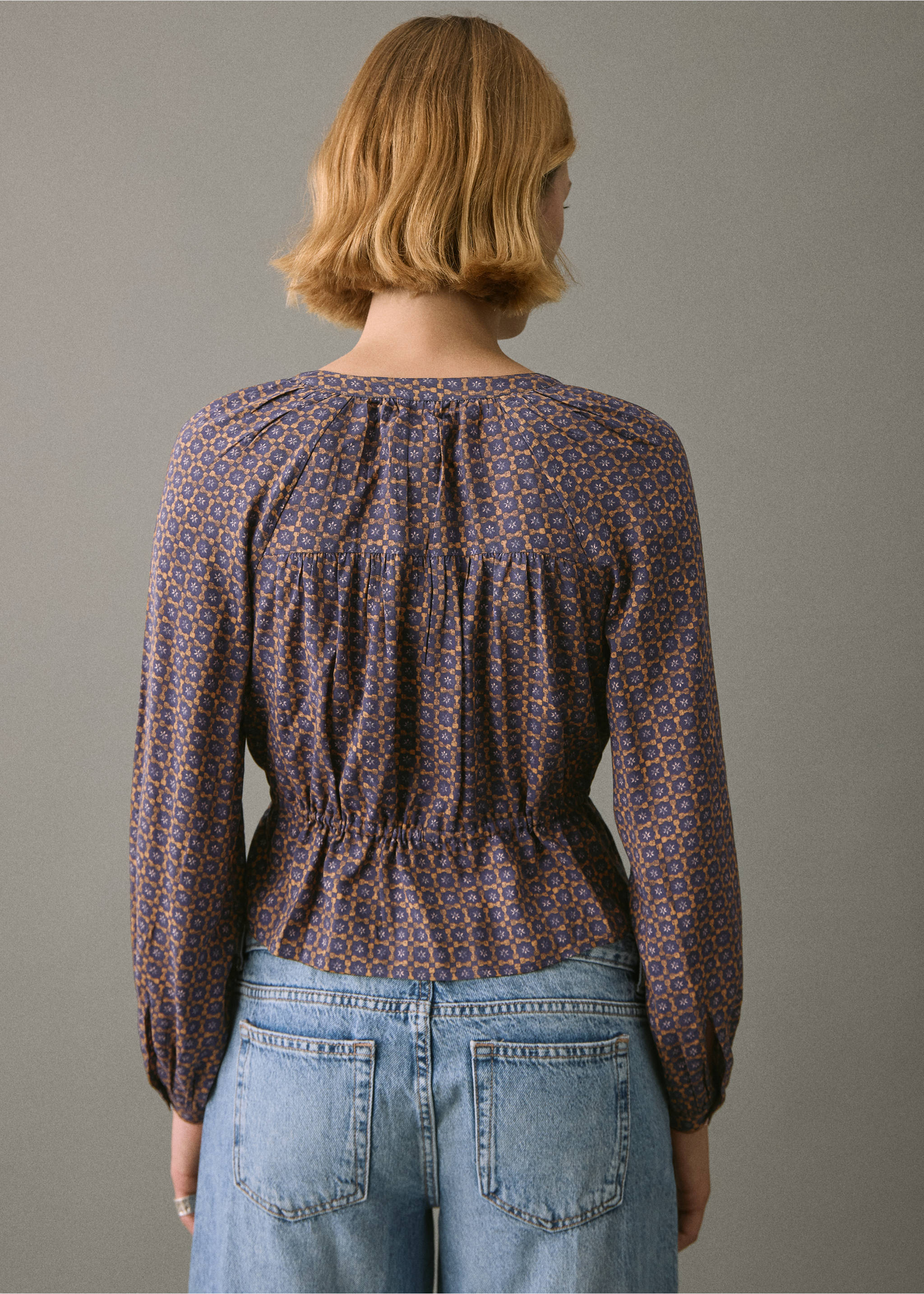 Blusa estampada fluida - Reverso del artículo, Azul marino oscuro. Ref: 17098266-00.