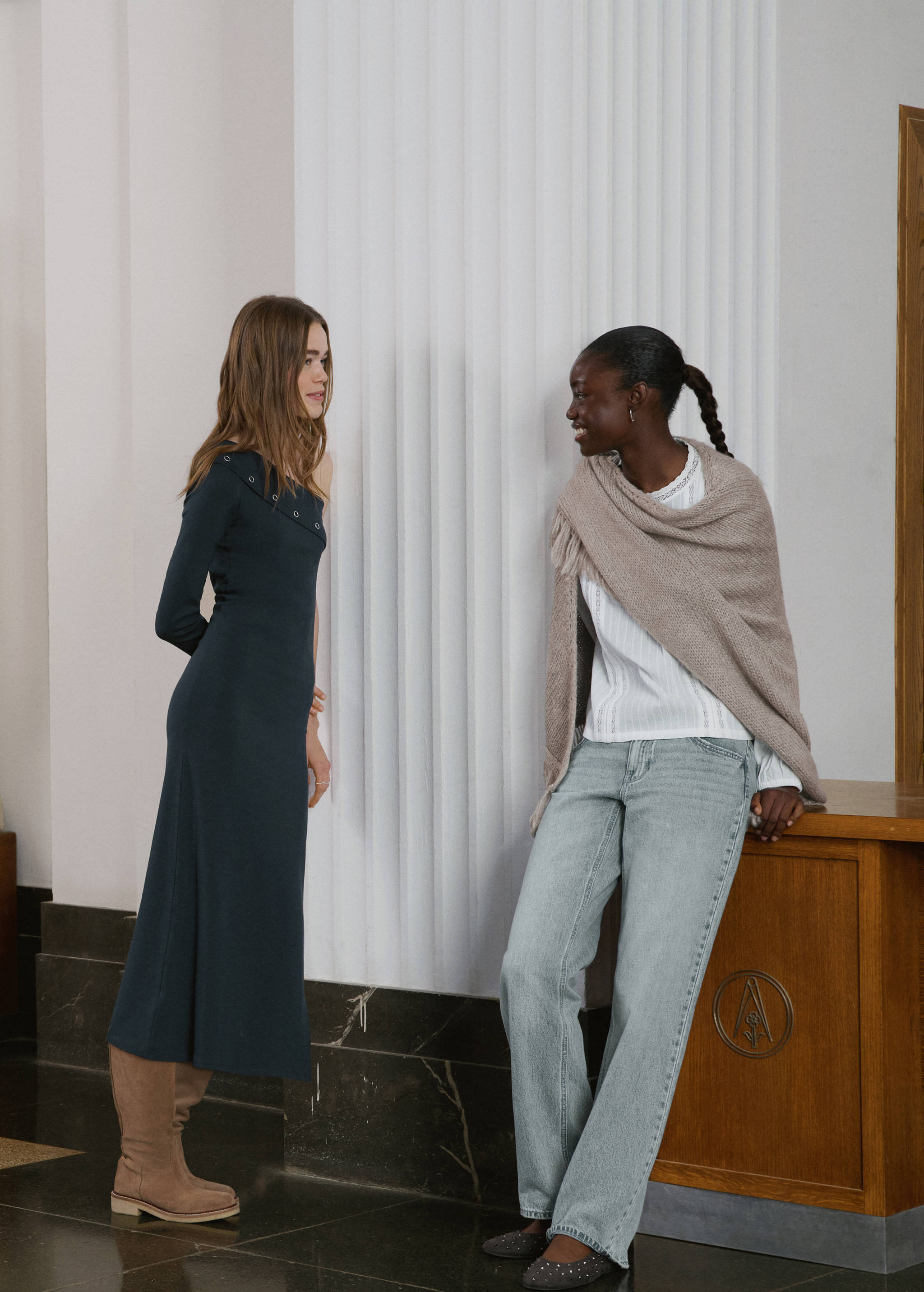 Poncho en maille à franges - Détail de l'article 9