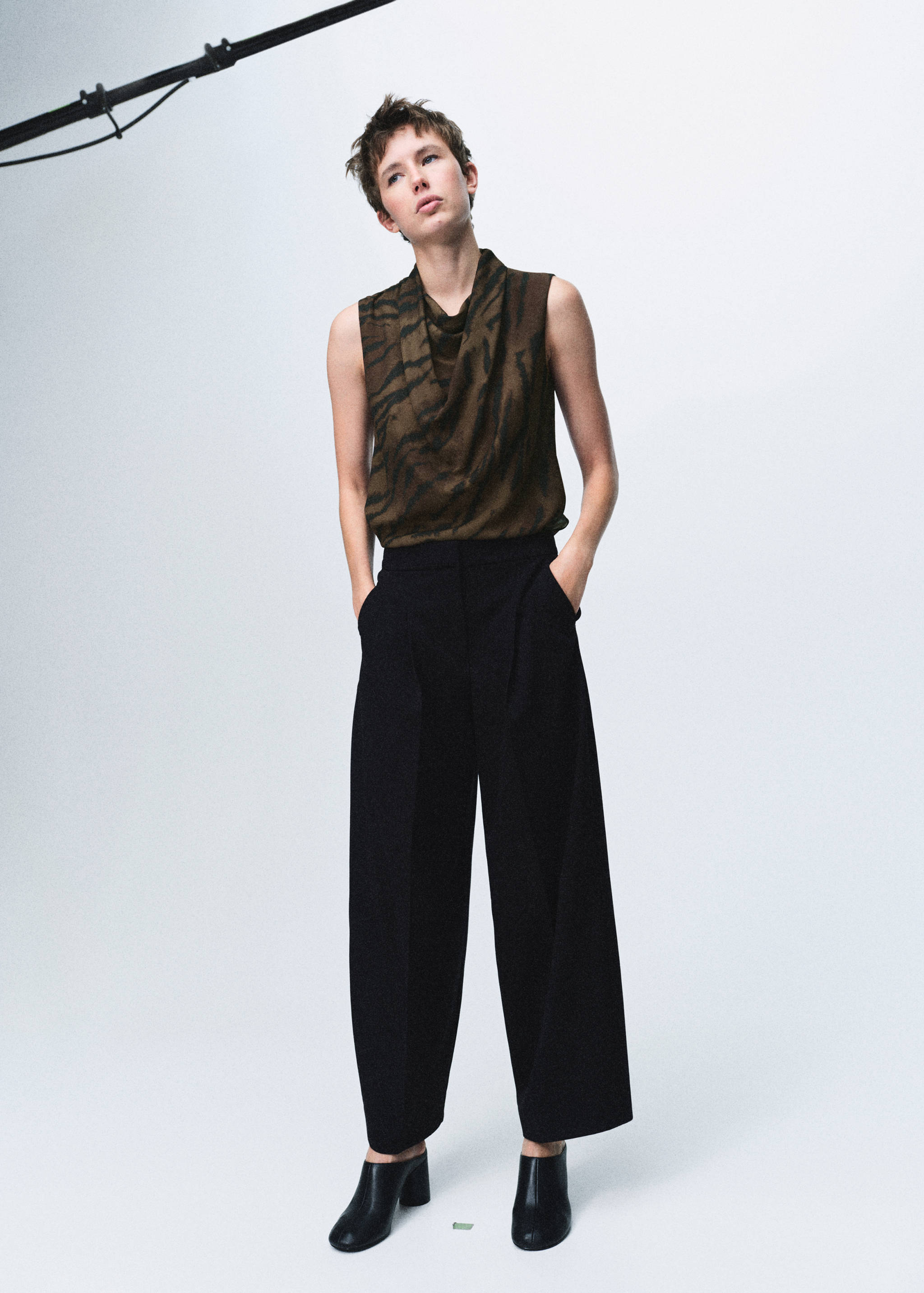 Animal-print blouse with draped collar - General plane