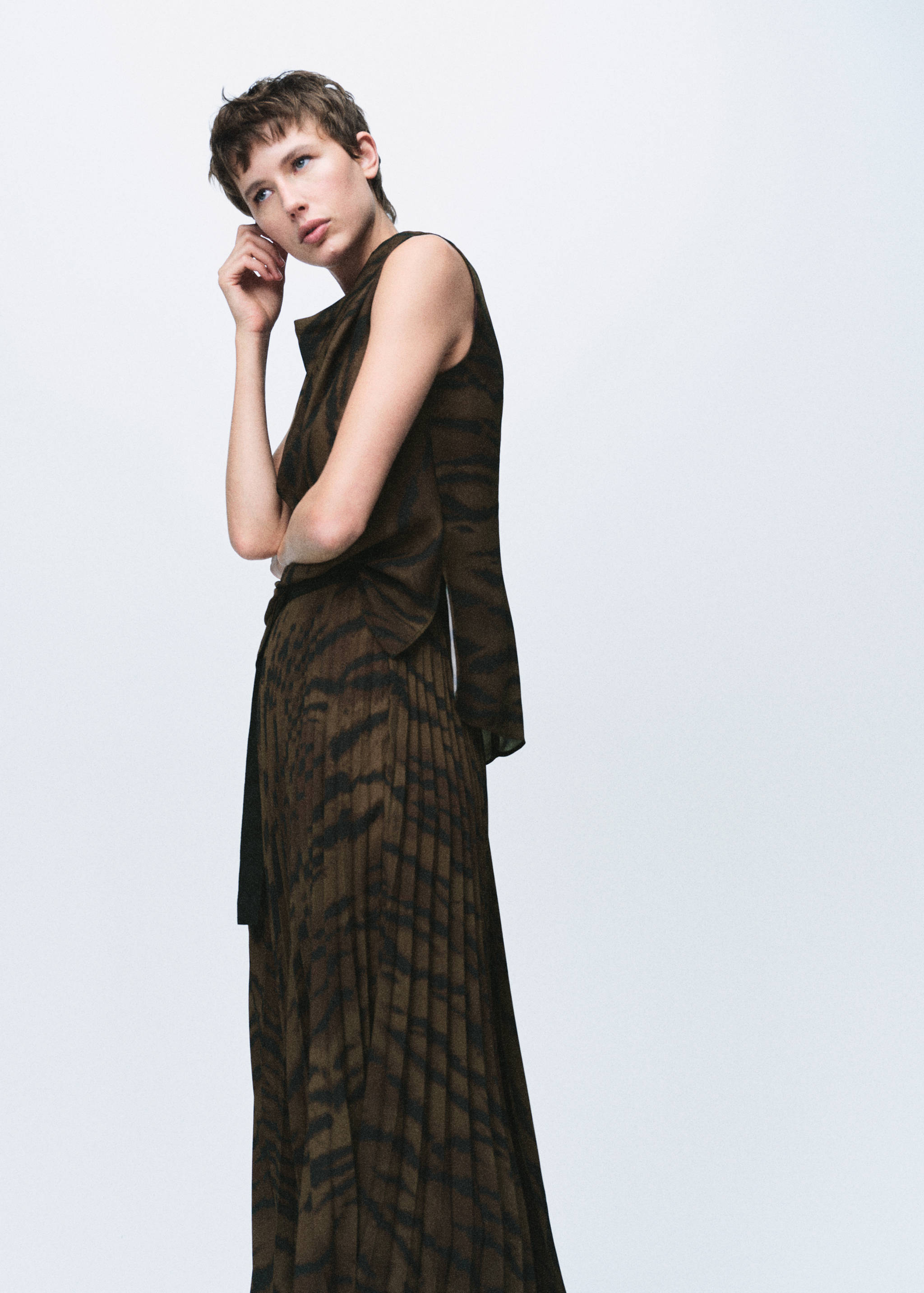 Animal-print blouse with draped collar - Medium plane